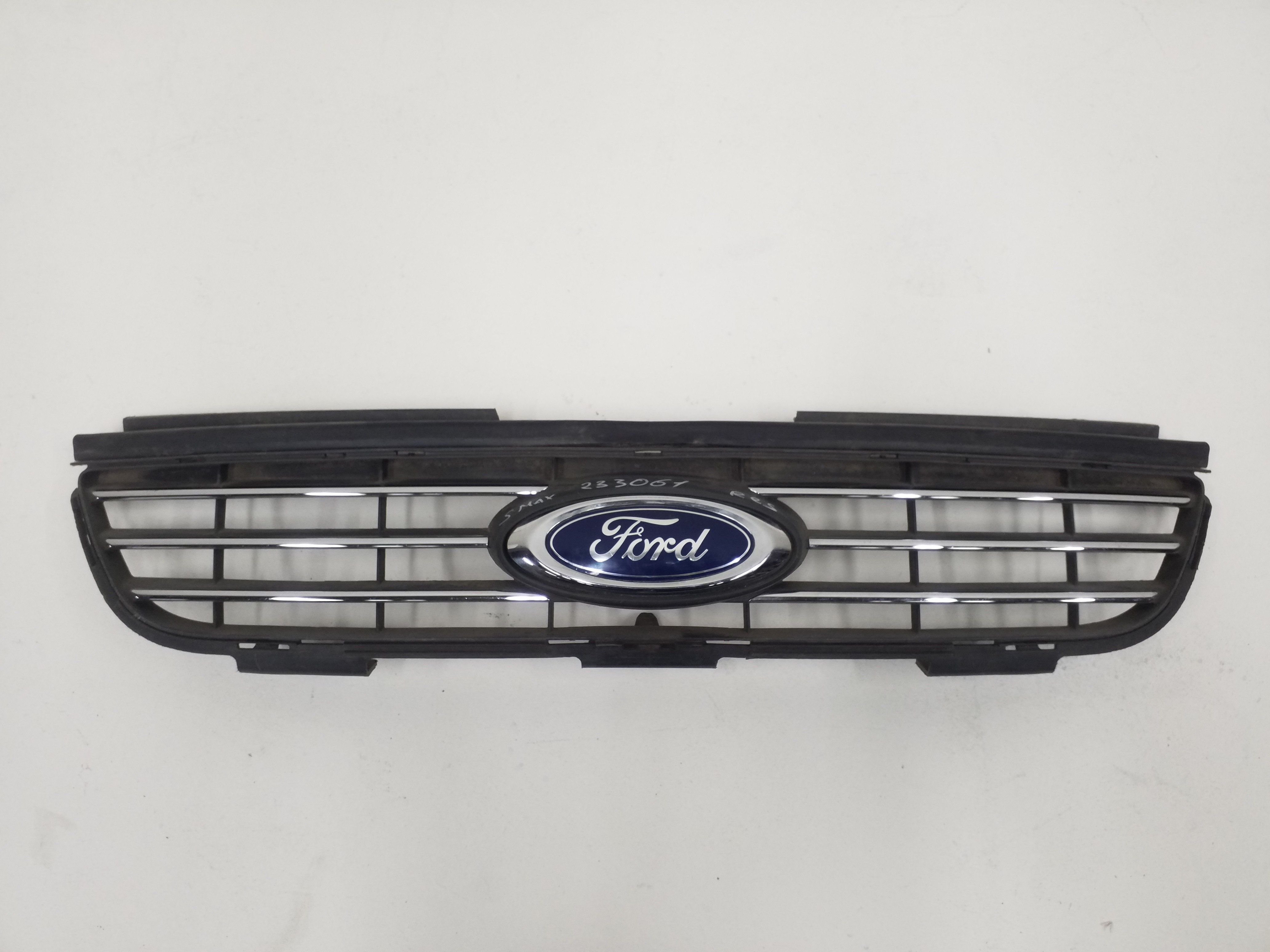 Решетка радиатора Ford Galaxy 2 Restail