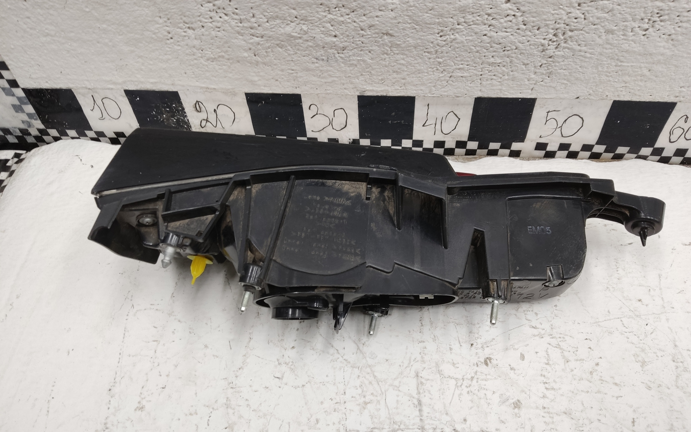 Фонарь задний правый внутренний Lexus NX LED