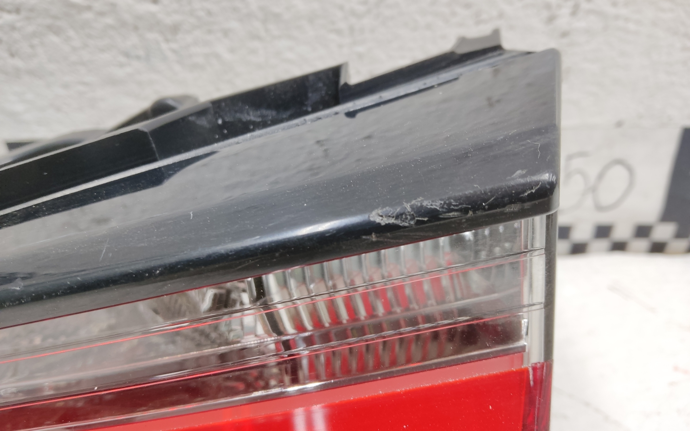 Фонарь задний правый внутренний Lexus NX LED