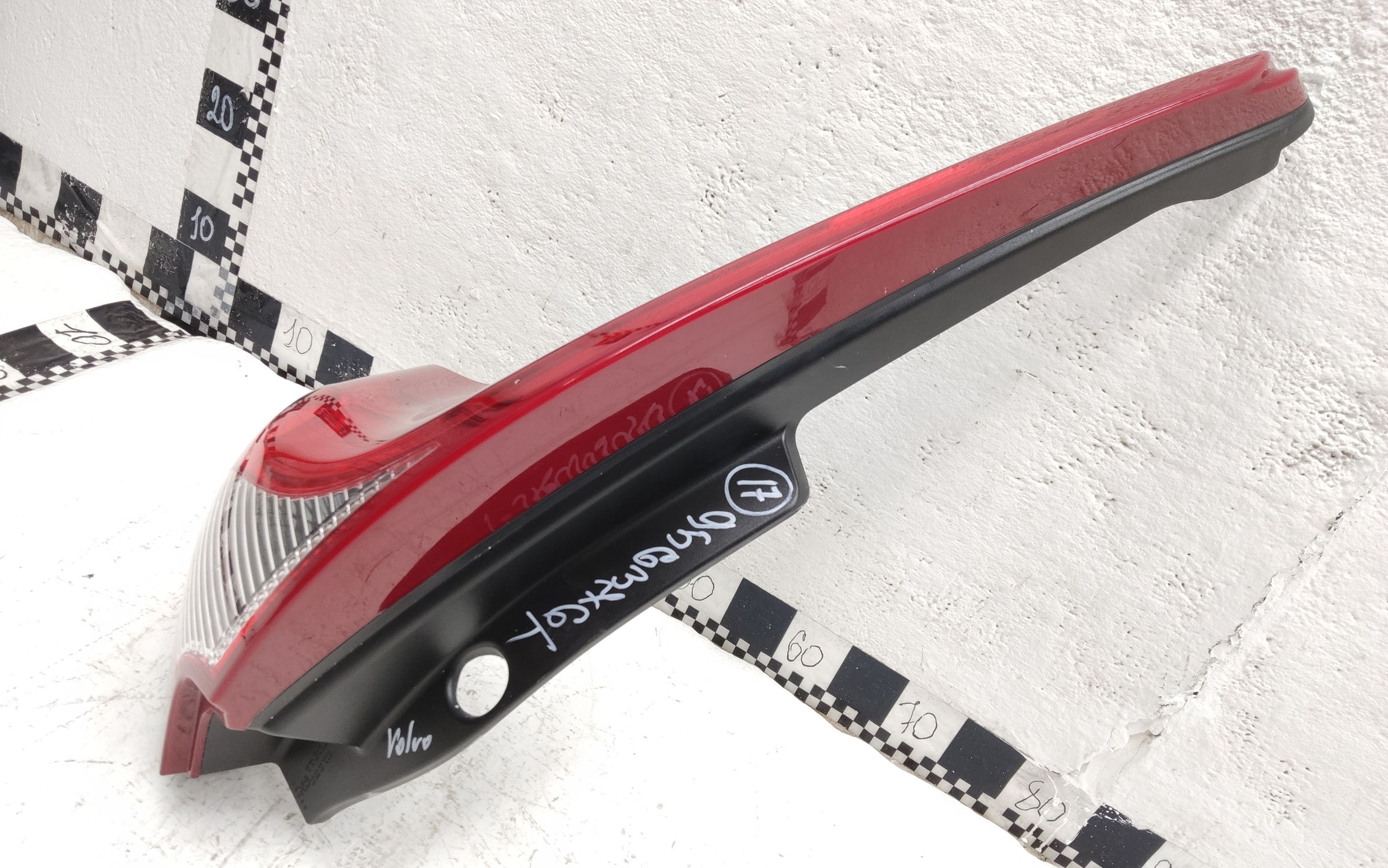 Фонарь задний левый Volvo XC60 1