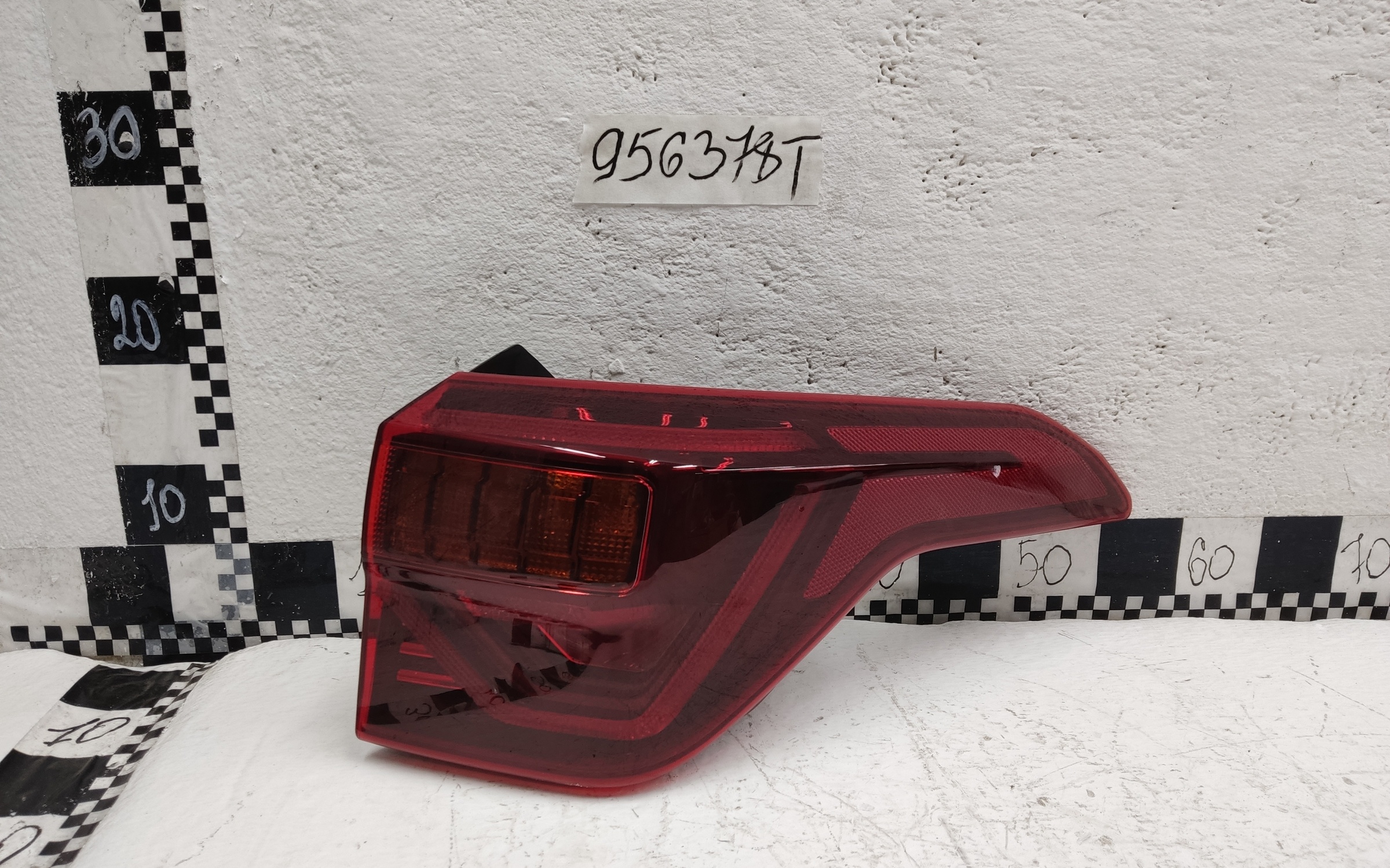 Фонарь задний правый наружний Kia Seltos LED