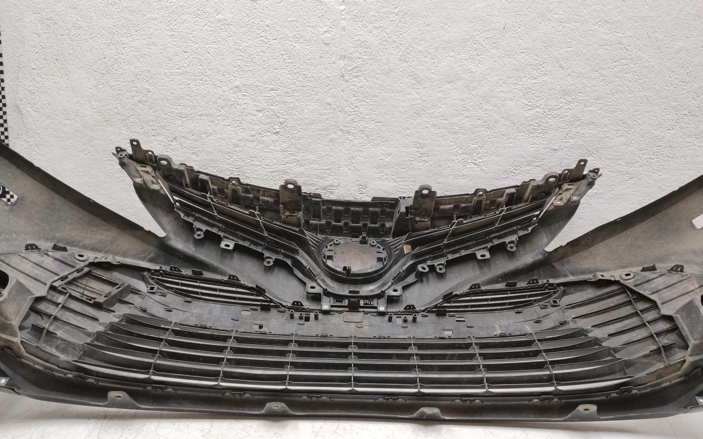 Бампер передний Toyota Camry V70