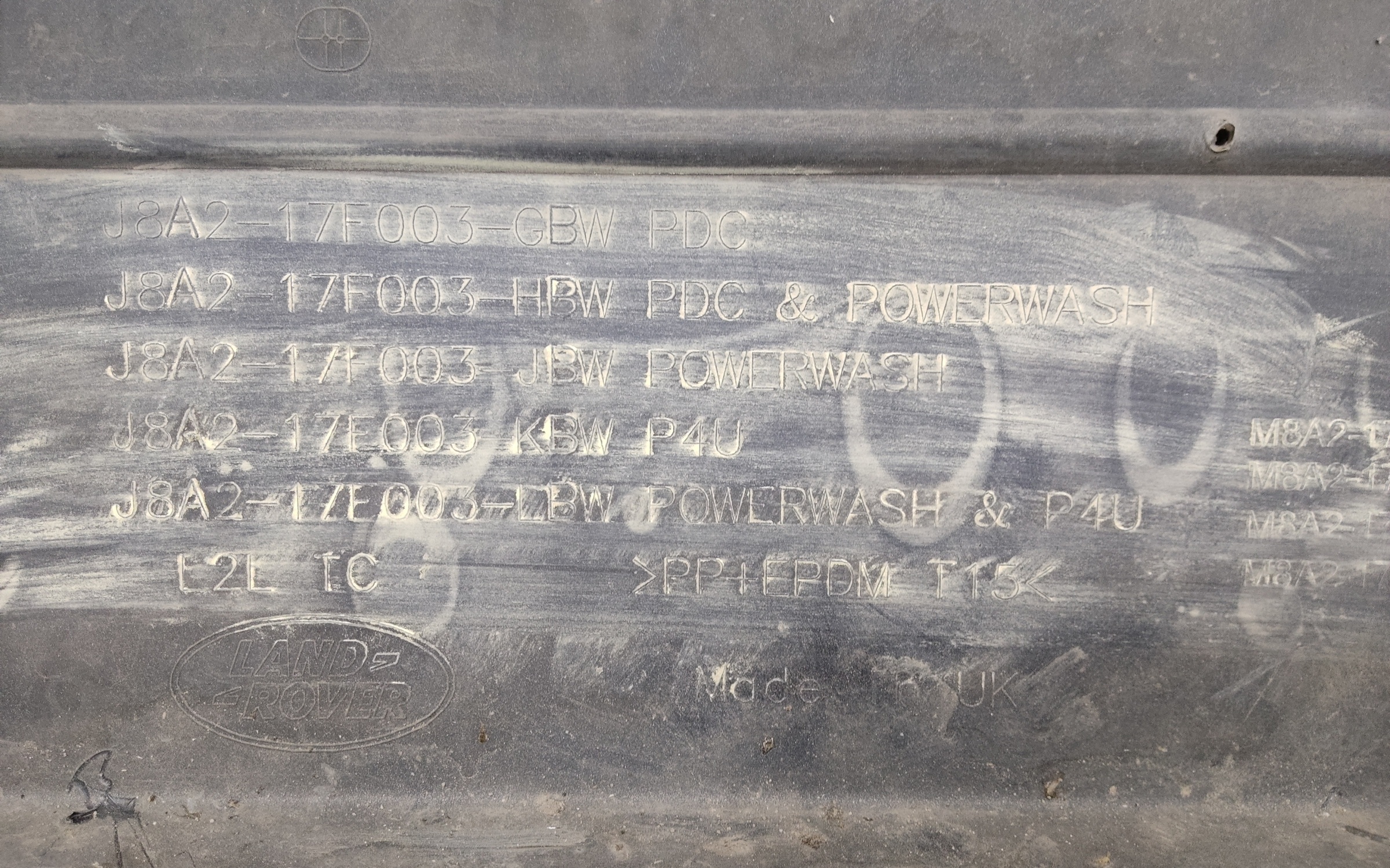 Бампер передний Land Rover Range Rover Velar под 4 парктроника и омыватели