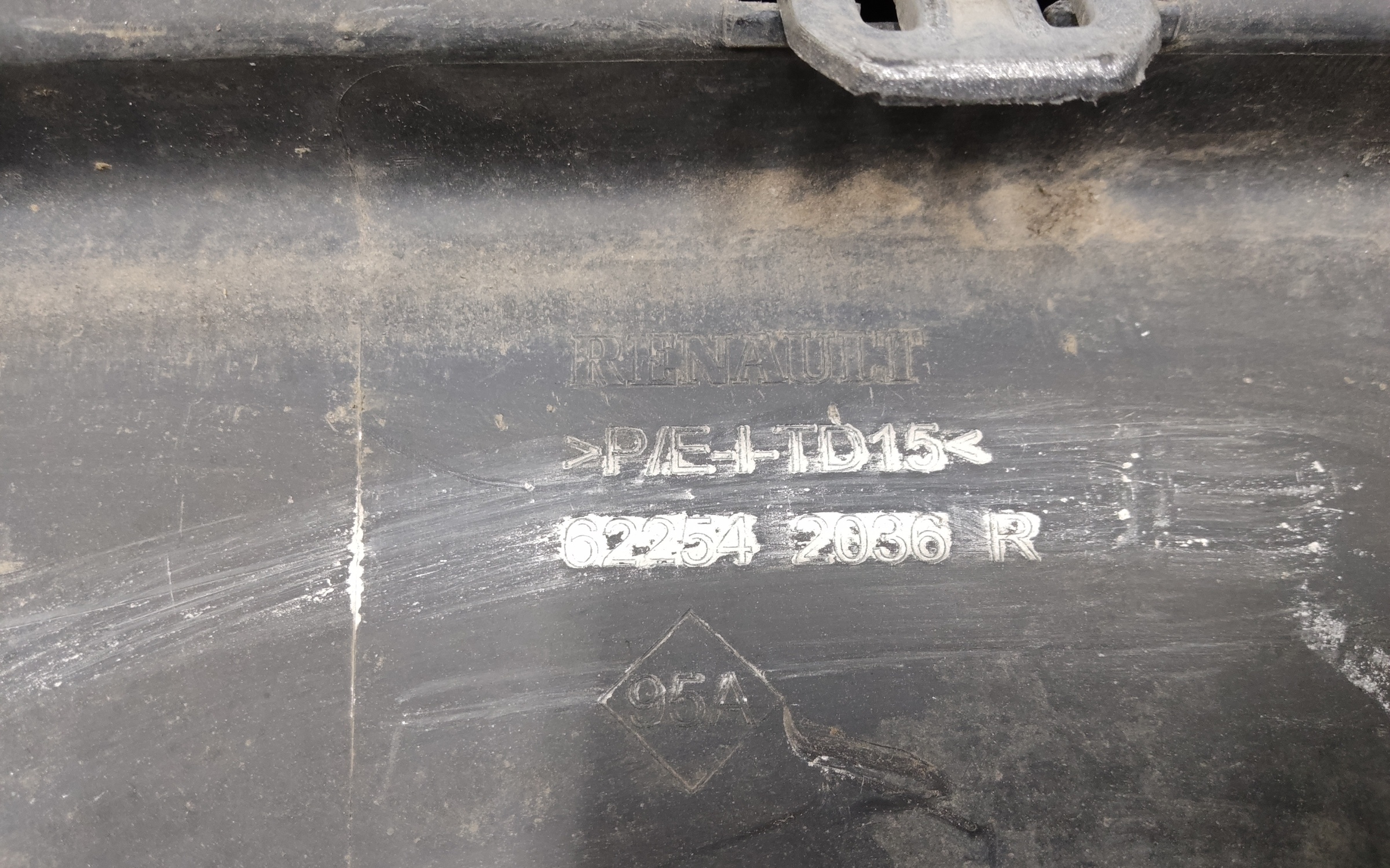 Бампер передний Renault Duster 1 Restail