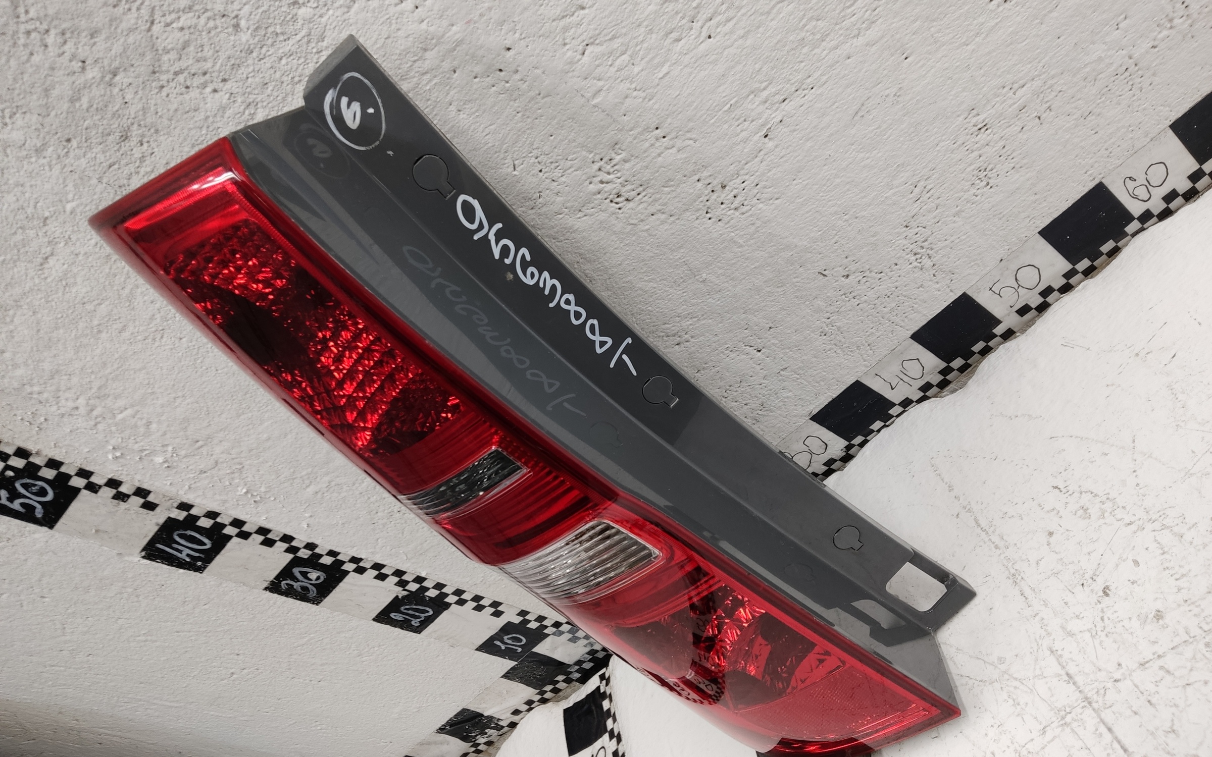 Фонарь задний левый Hyundai Grand Starex H1