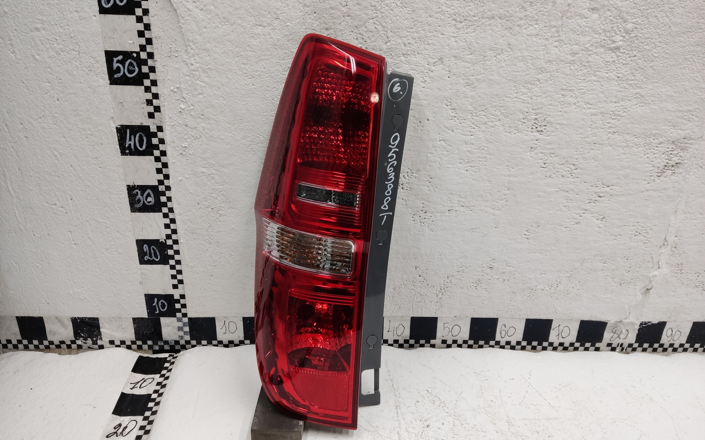 Фонарь задний левый Hyundai Grand Starex H1