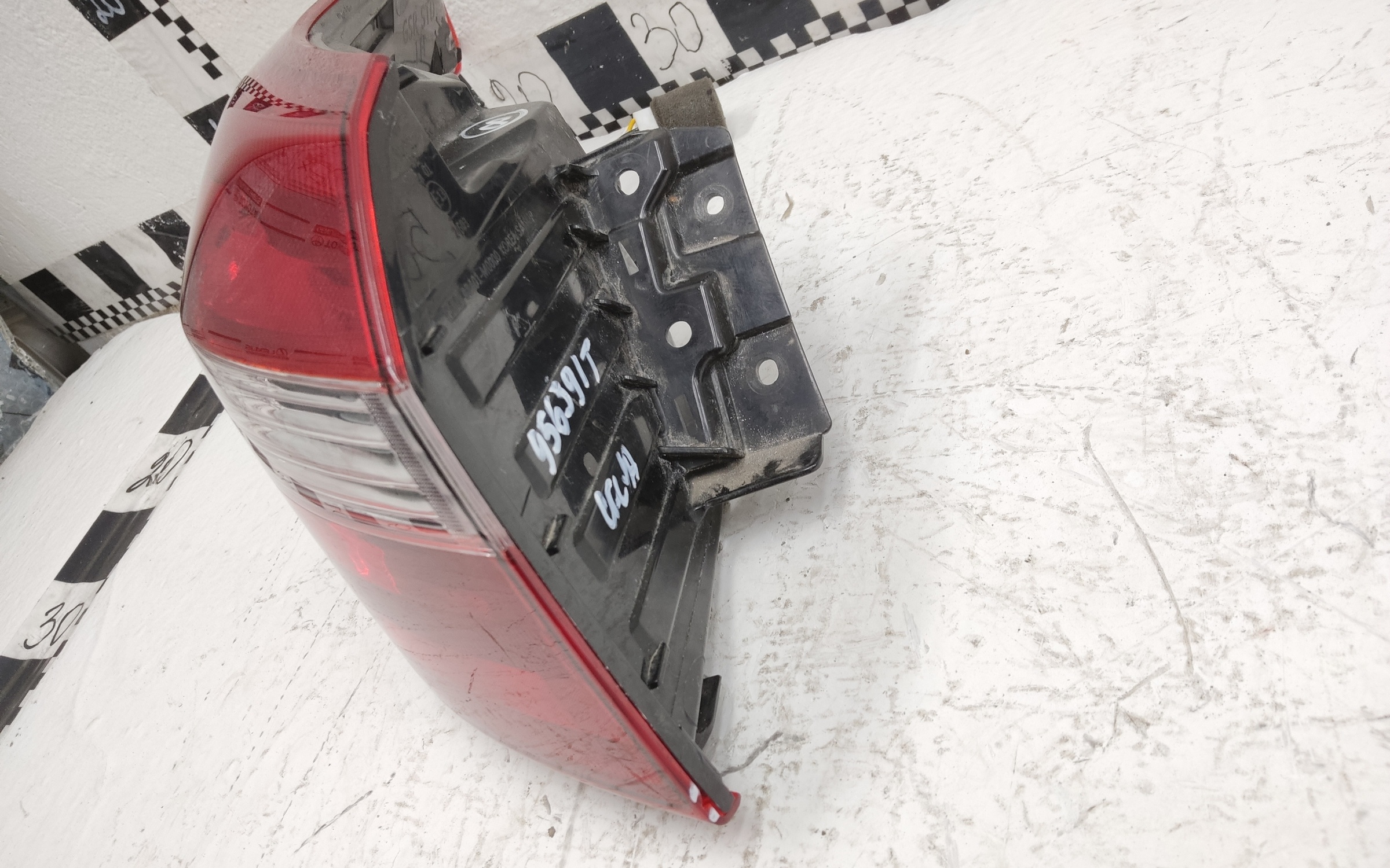 Фонарь задний левый наружный Hyundai Creta 1