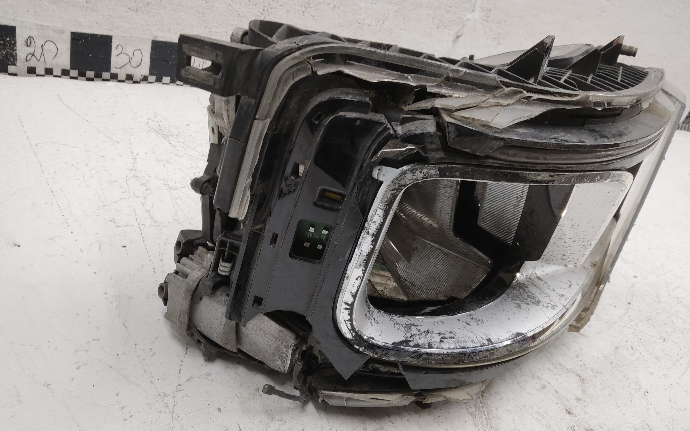 Фара передняя правая Scania 6 R Series LED