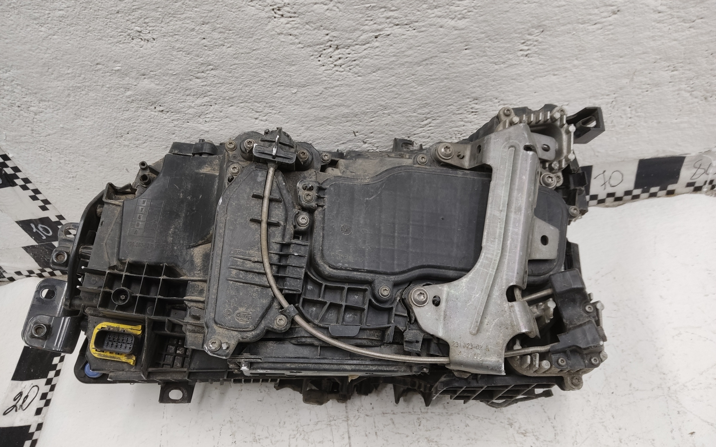 Фара передняя правая Scania 6 R Series LED