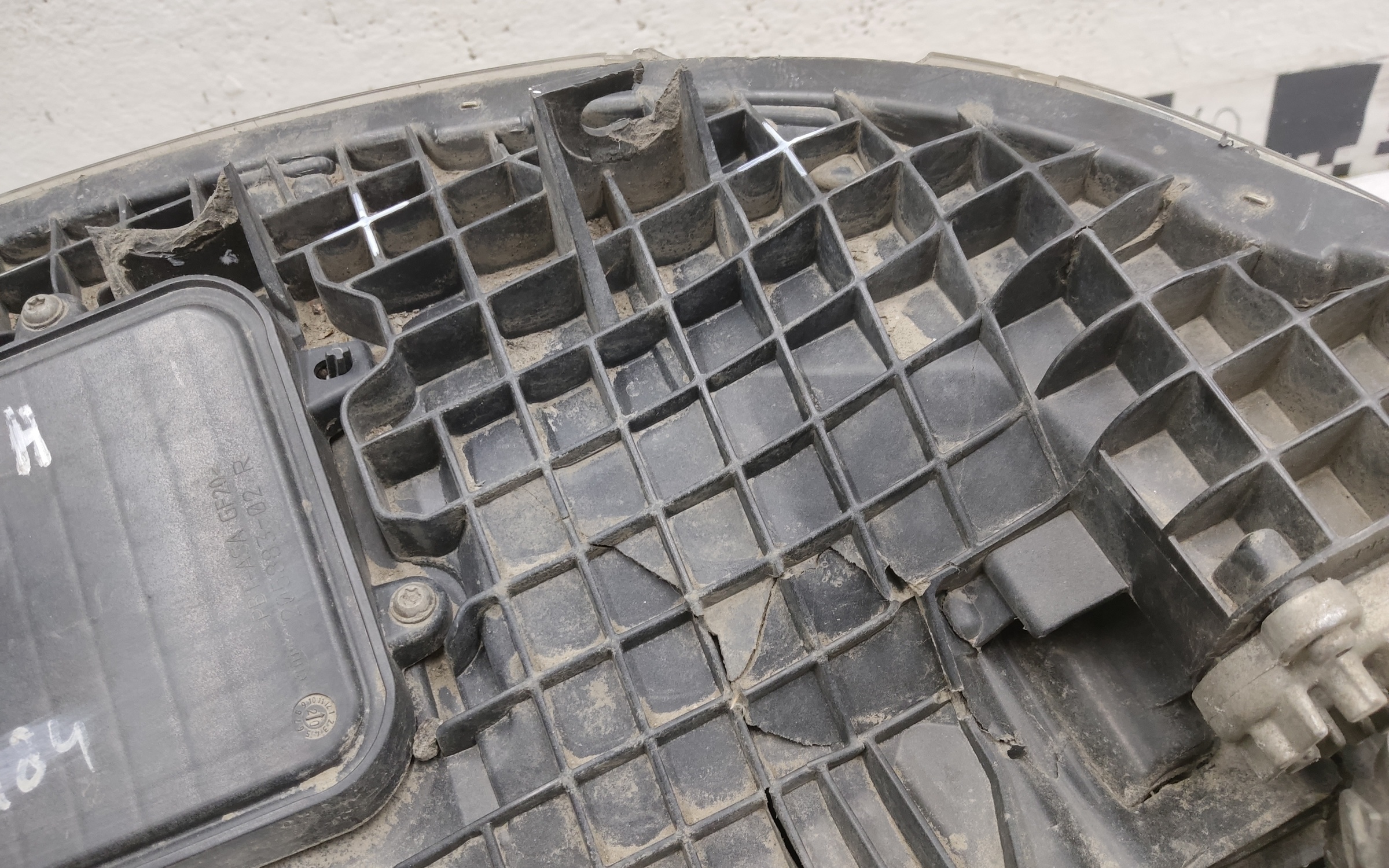 Фара передняя правая Scania 6 R Series LED