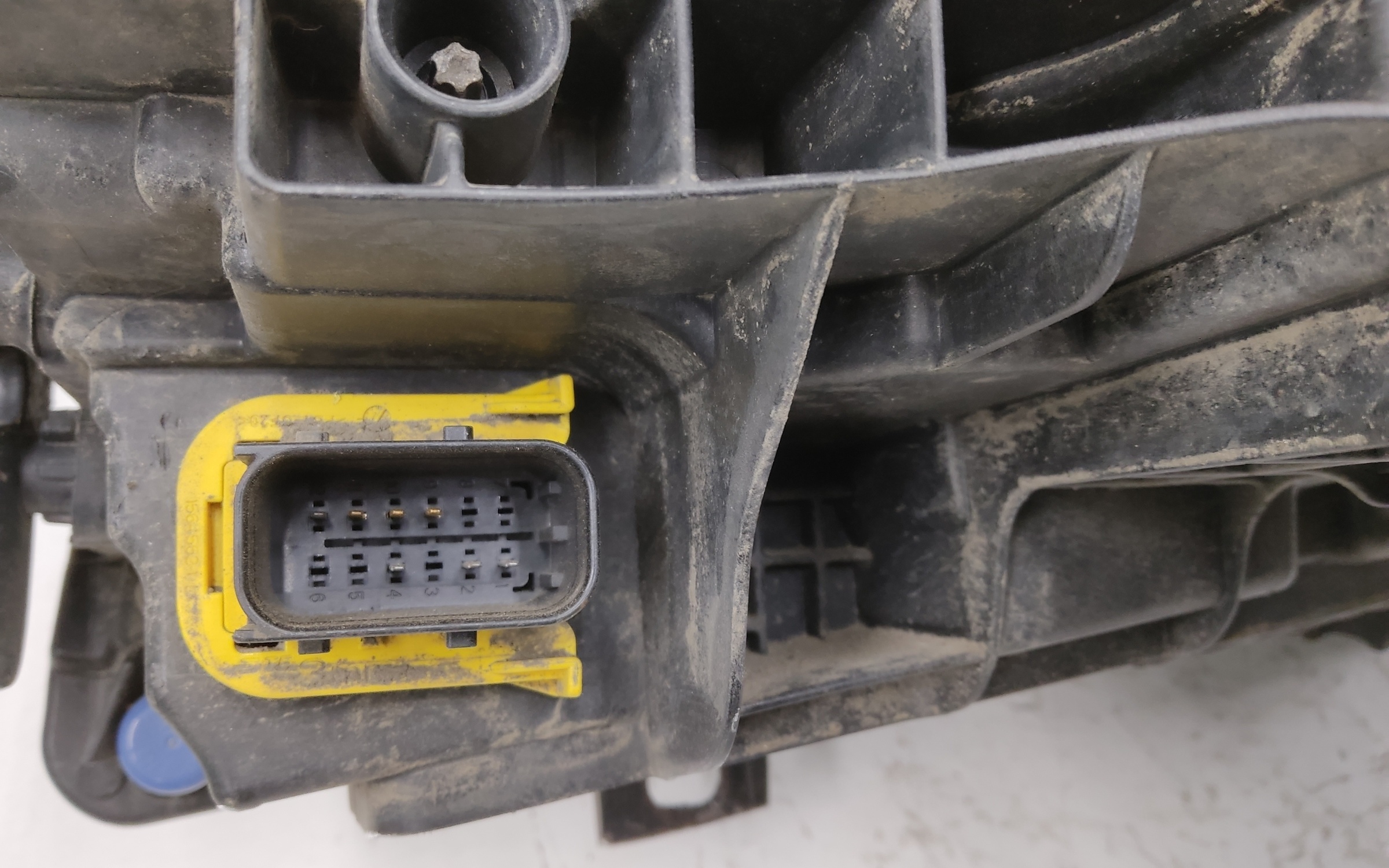 Фара передняя правая Scania 6 R Series LED