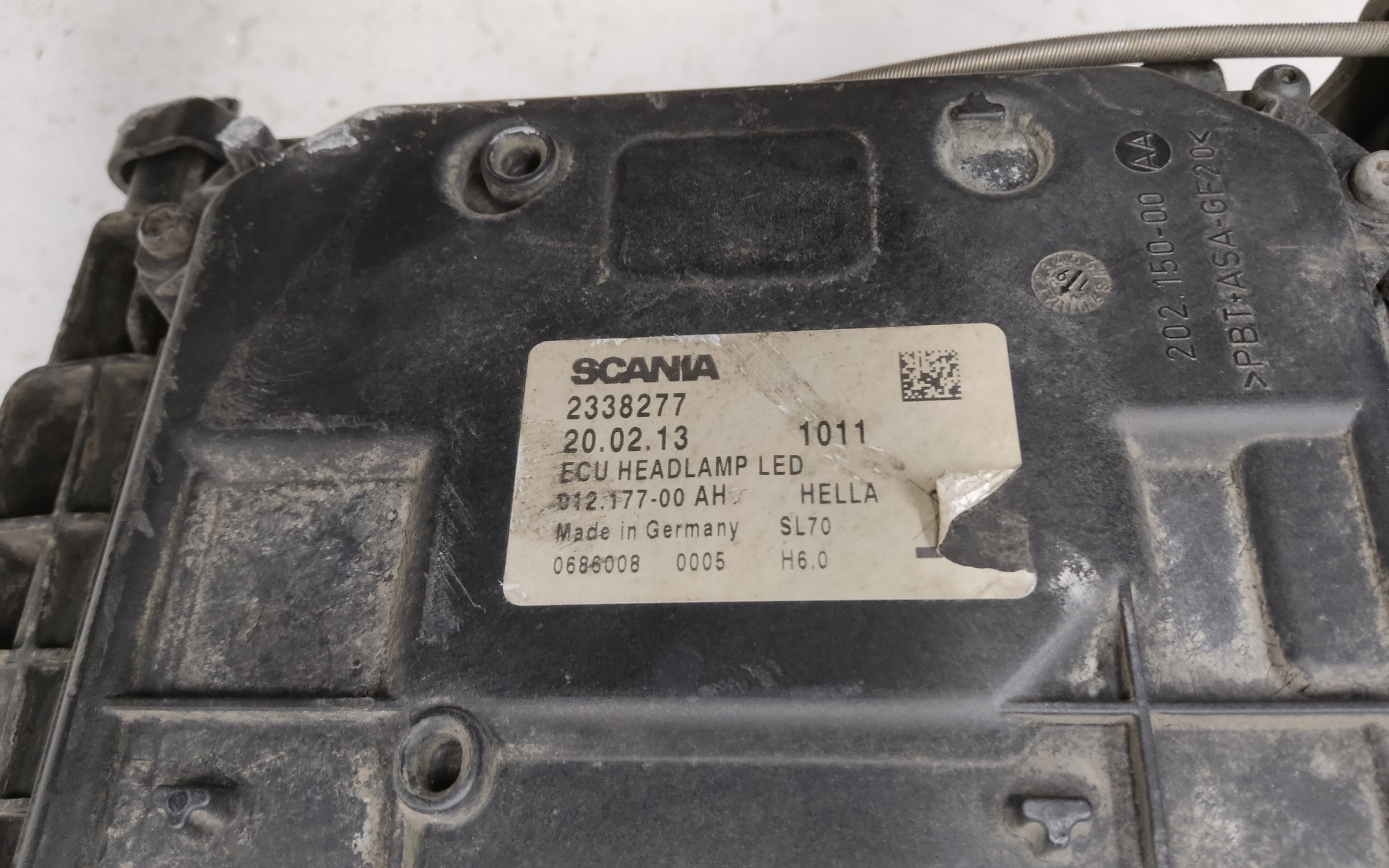 Фара передняя правая Scania 6 R Series LED