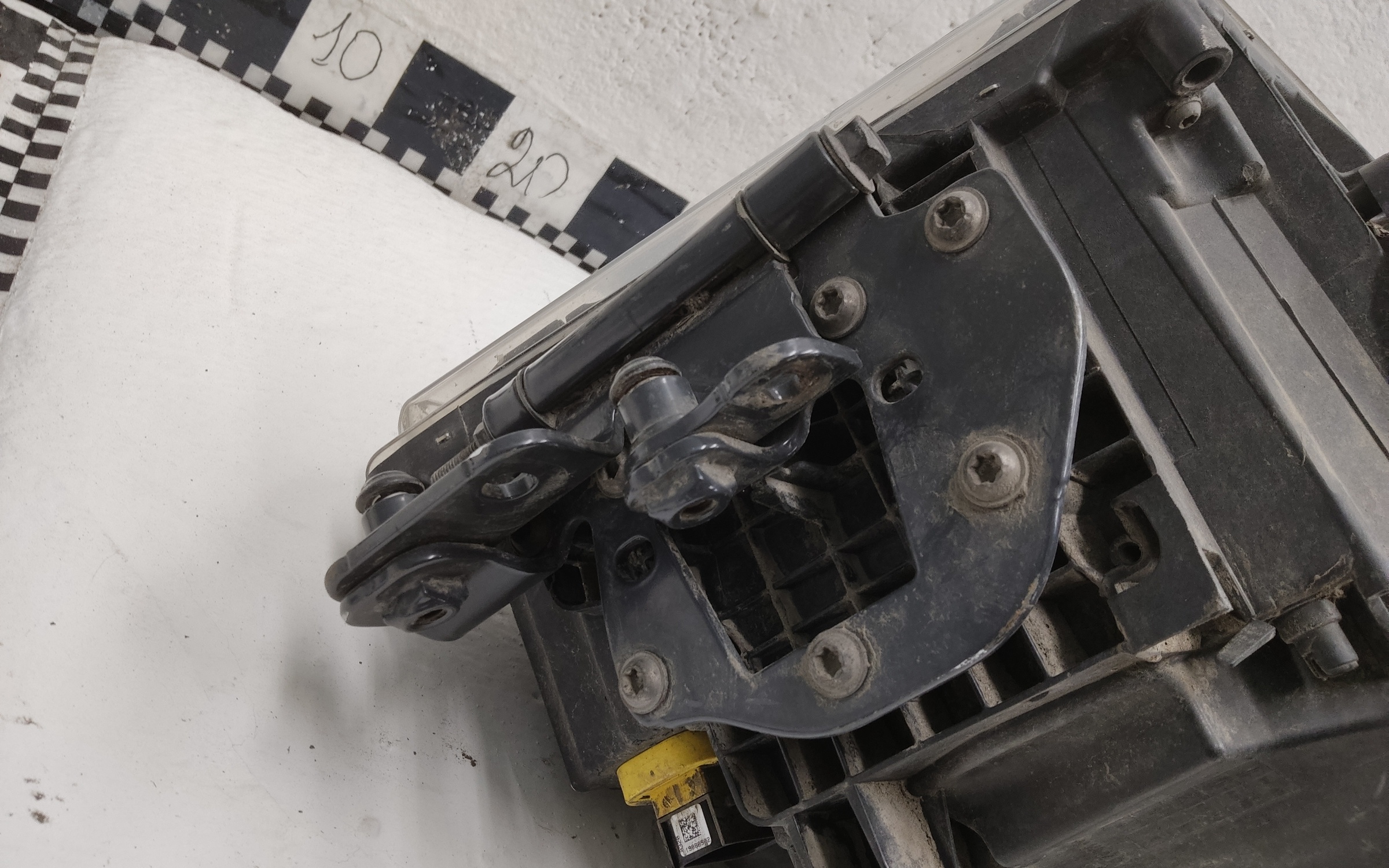 Фара передняя правая Scania 6 R Series LED