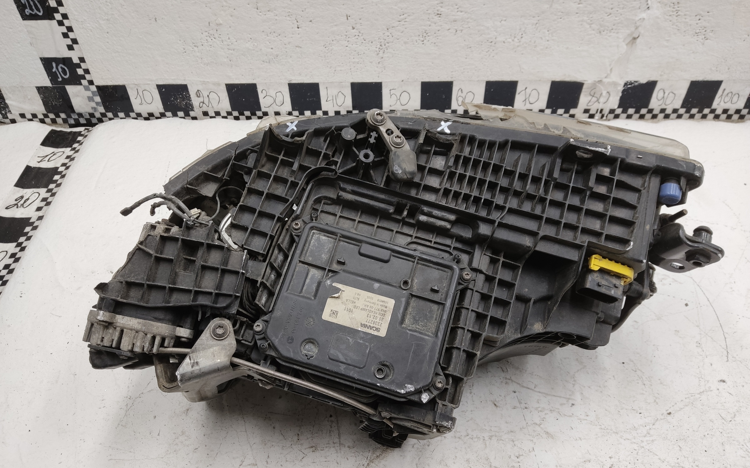 Фара передняя правая Scania 6 R Series LED