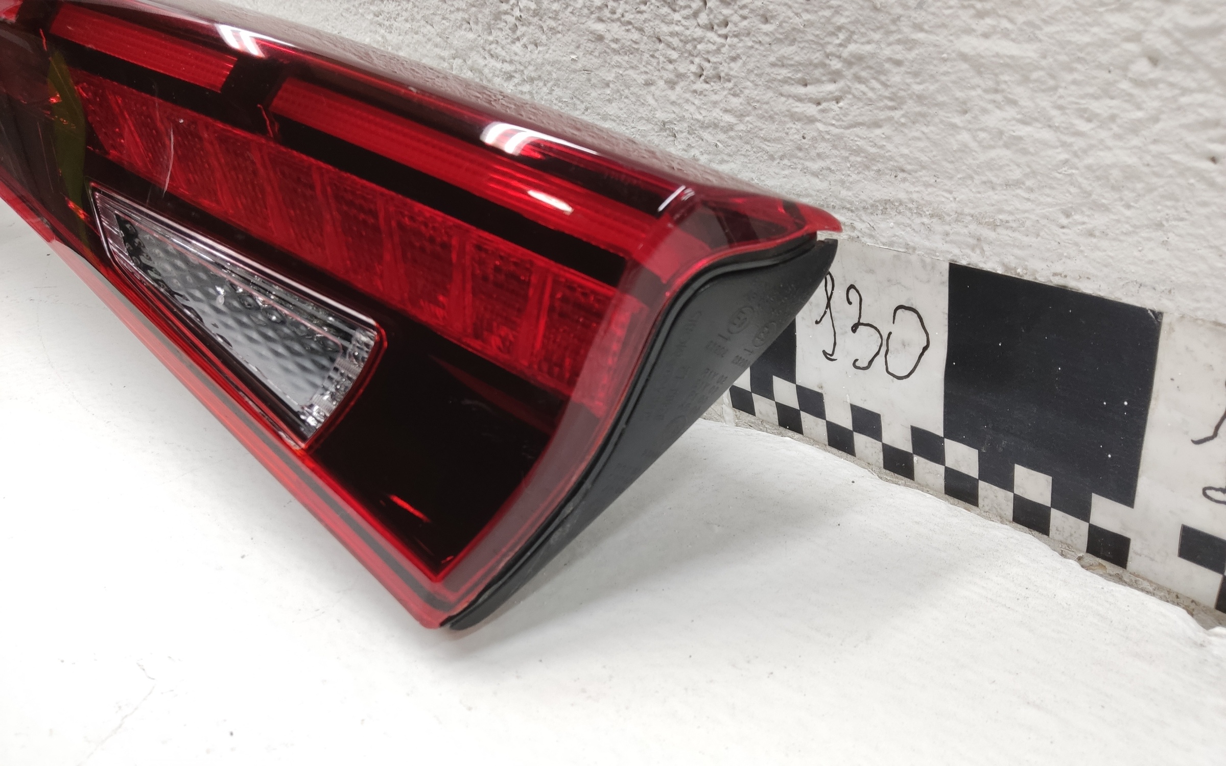 Фонарь крышки багажника Kia K5 3 LED