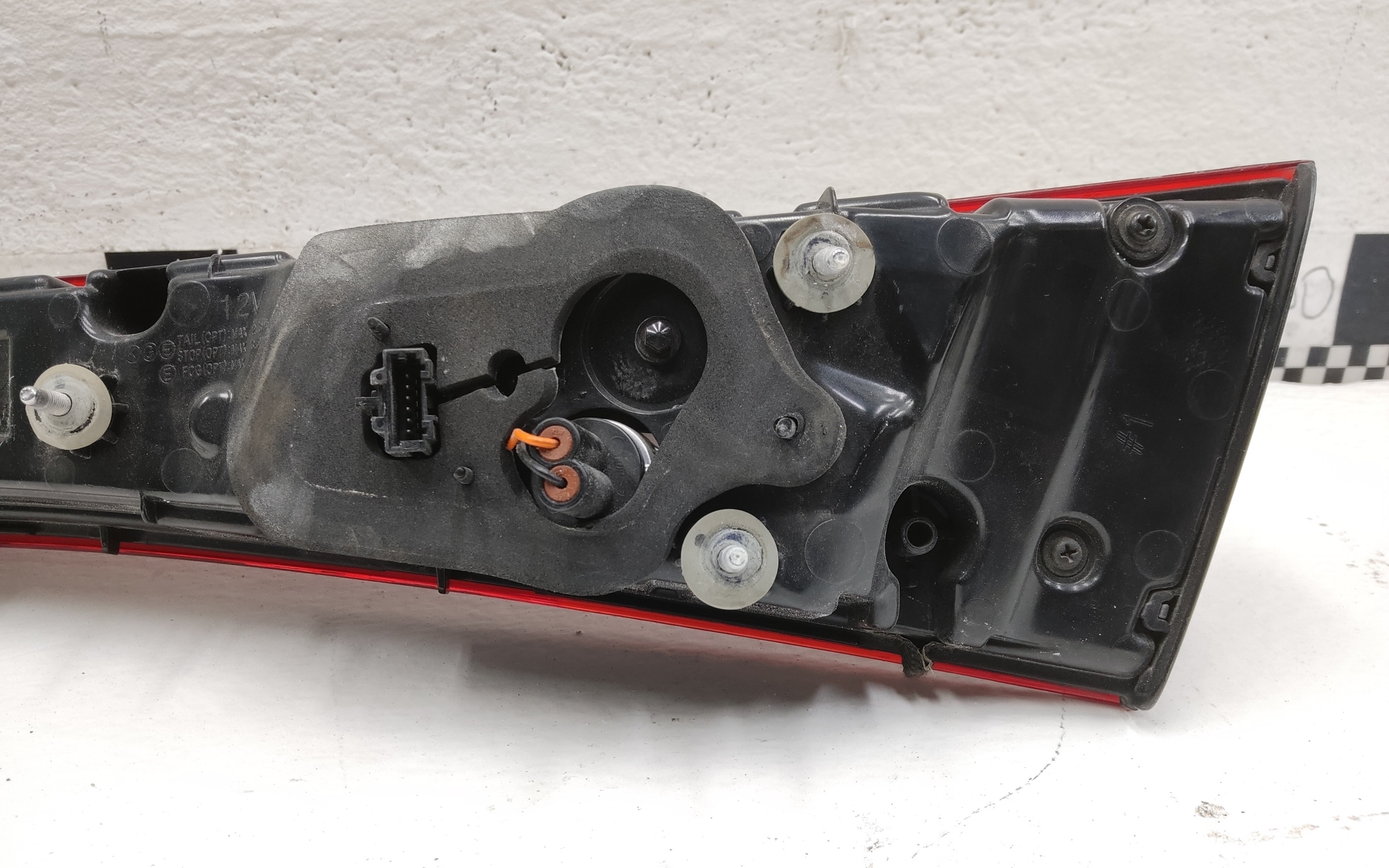 Фонарь крышки багажника Kia K5 3 LED