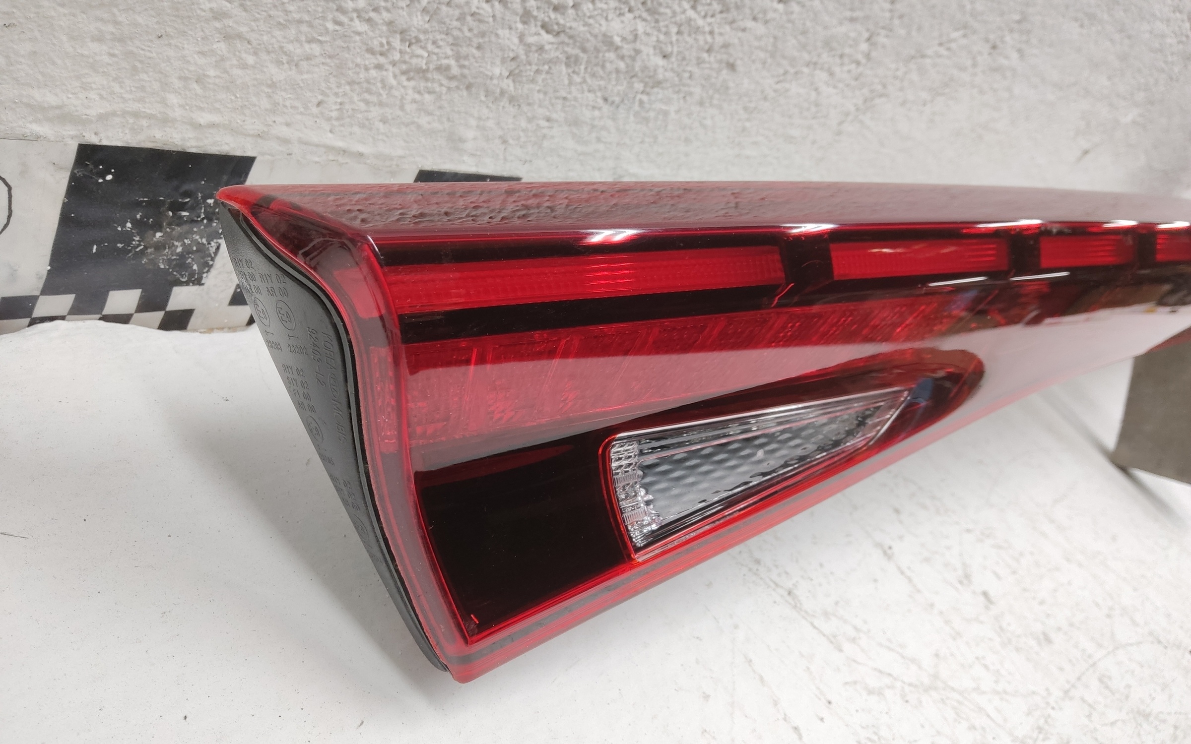 Фонарь крышки багажника Kia K5 3 LED