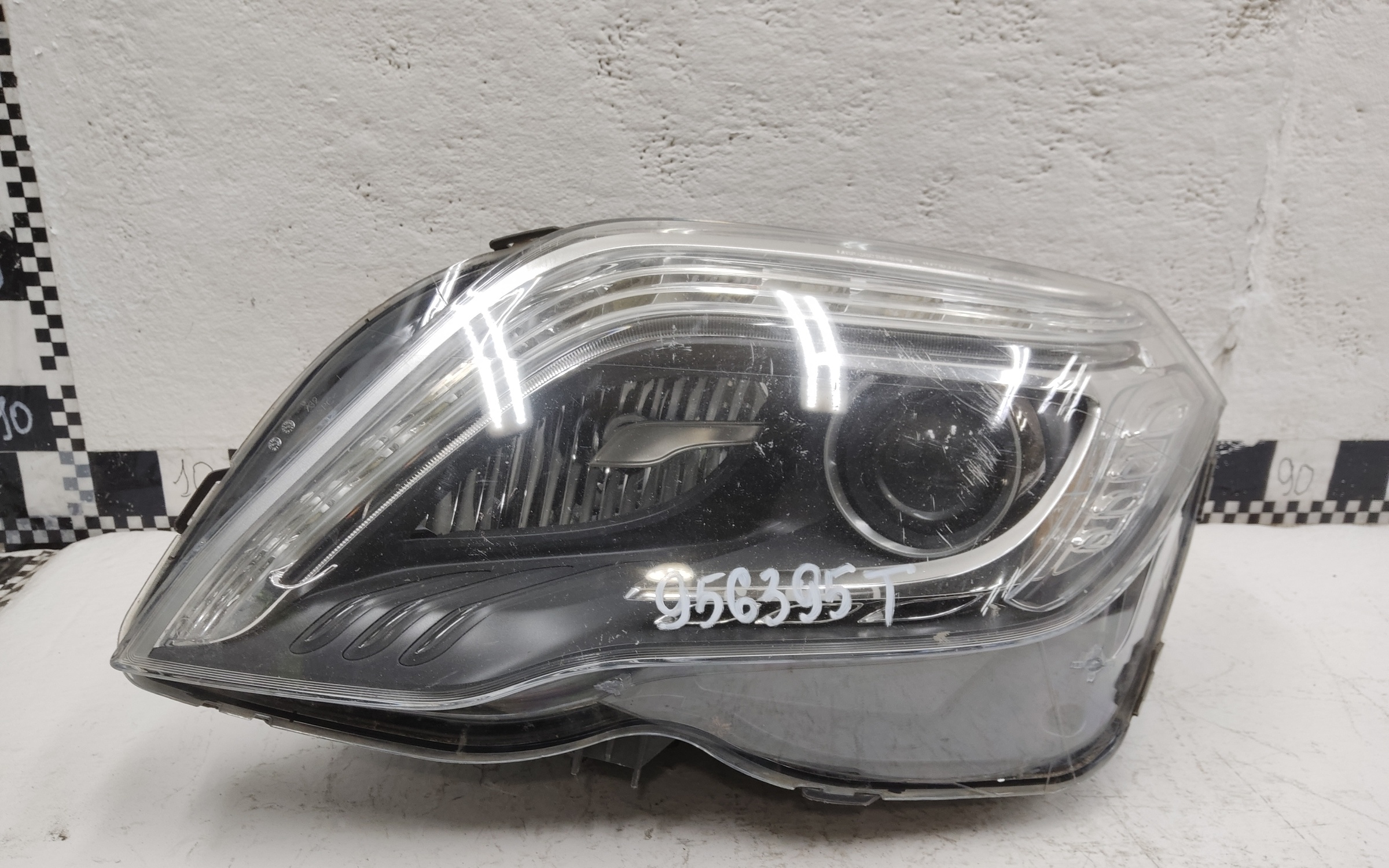 Фара передняя левая Mercedes Benz GLK-klasse X204 Restail ксенон