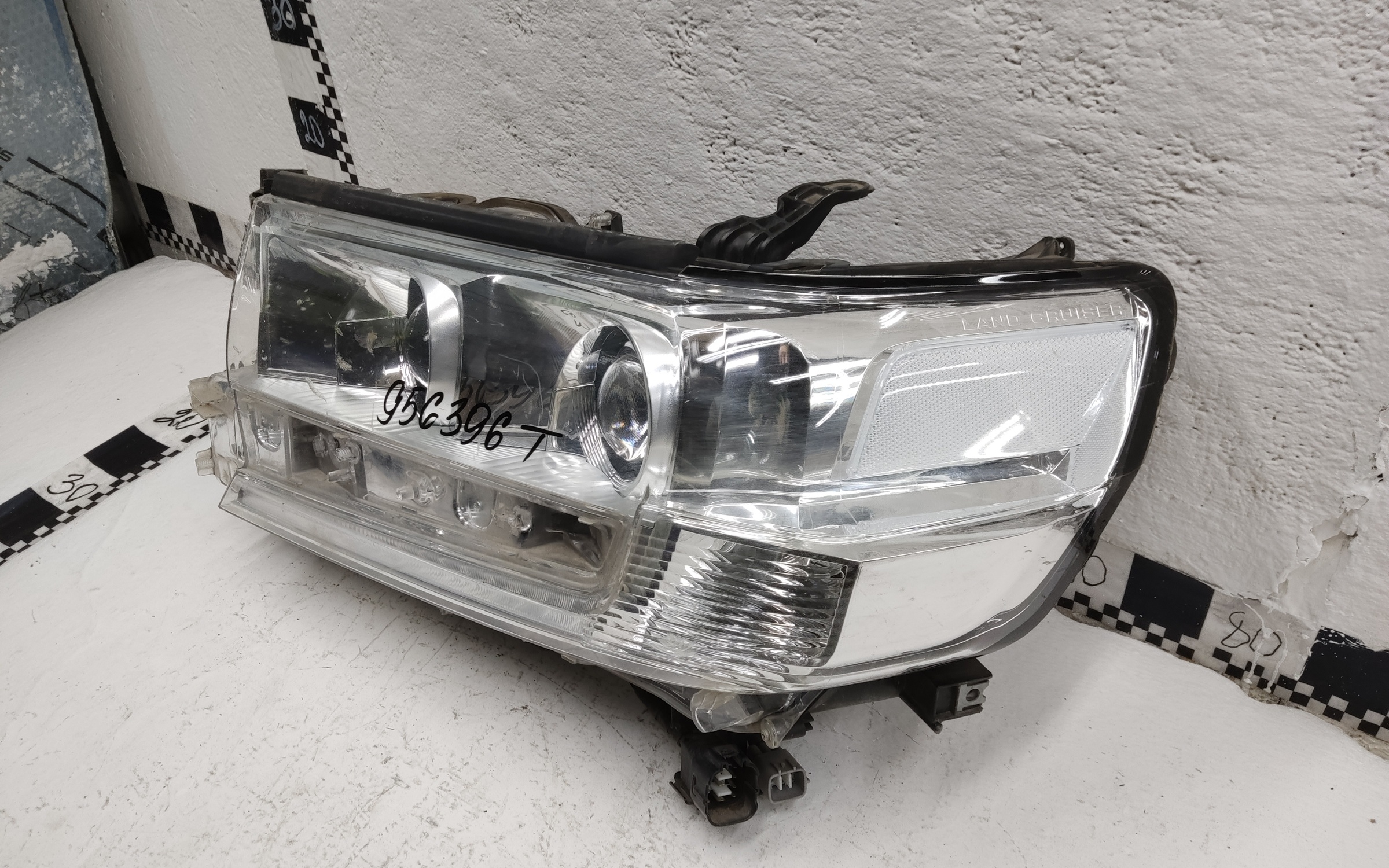 Фара передняя левая Toyota Land Cruiser 200 Restail 2 LED светлая