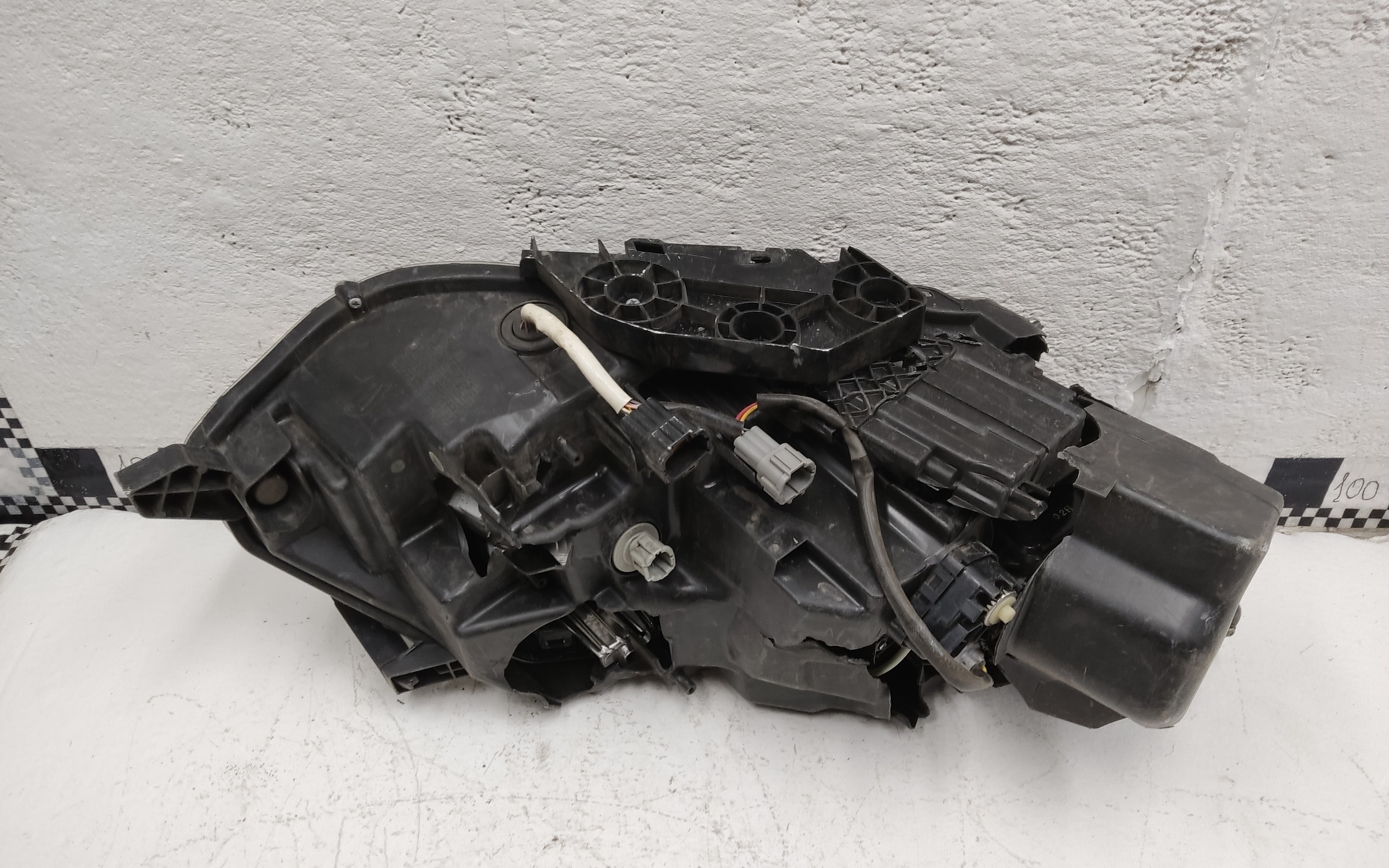 Фара передняя левая Nissan X-Trail T32 Restail LED