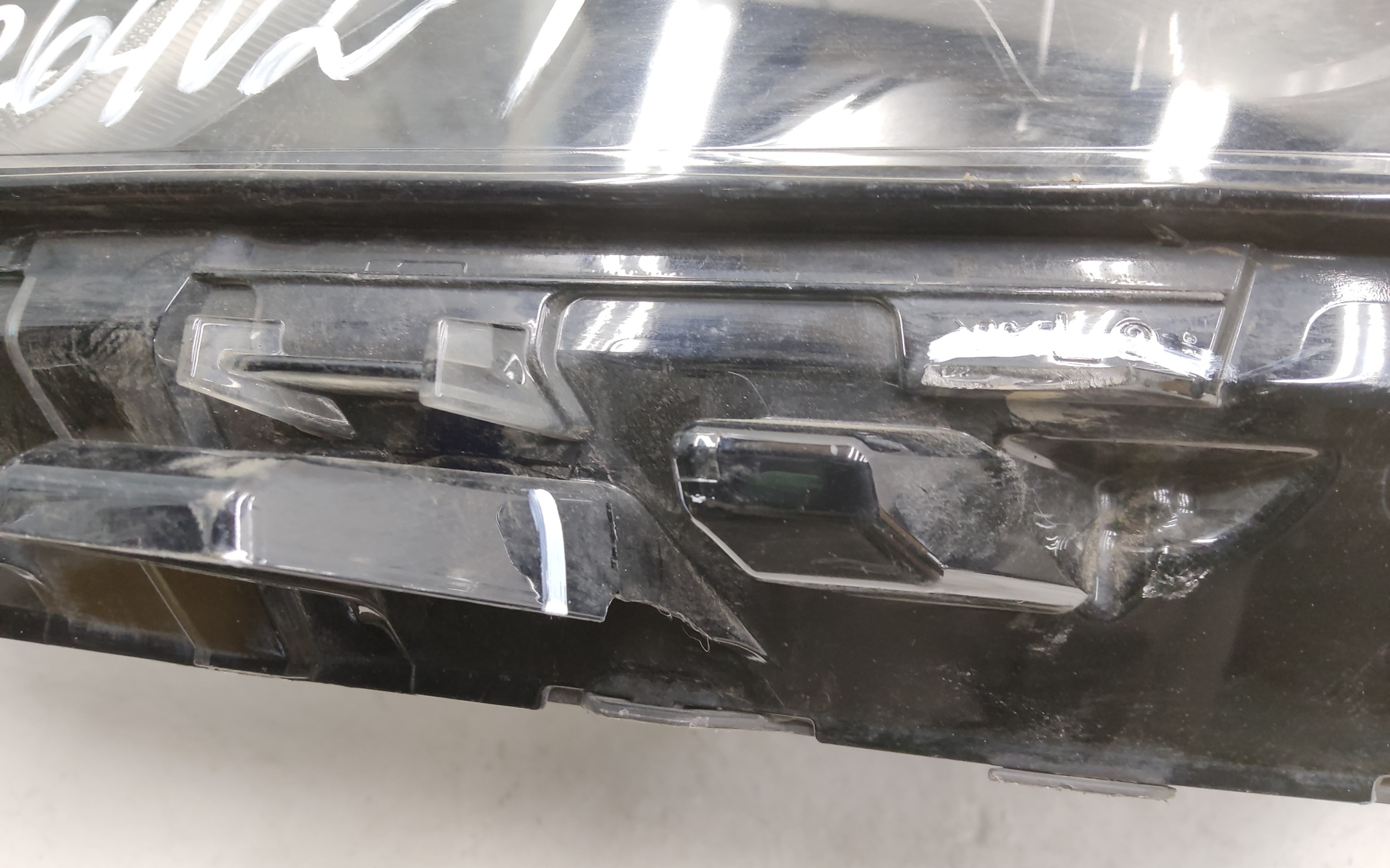 Фара передняя левая Geely Coolray LED