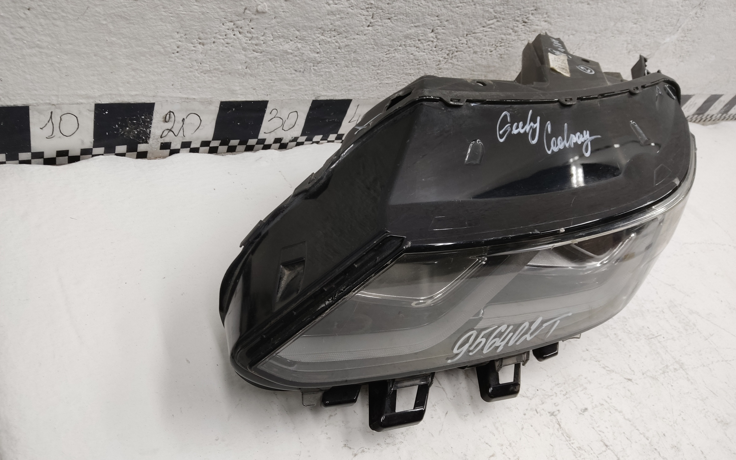 Фара передняя левая Geely Coolray LED