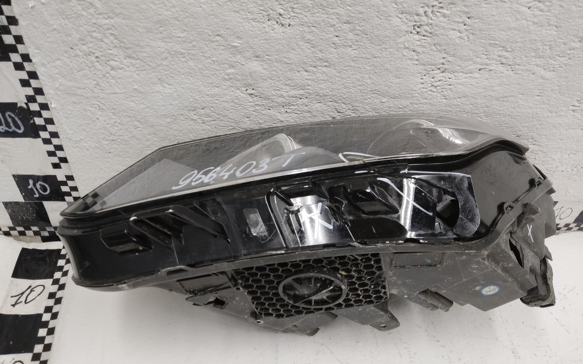 Фара передняя левая Geely Coolray LED