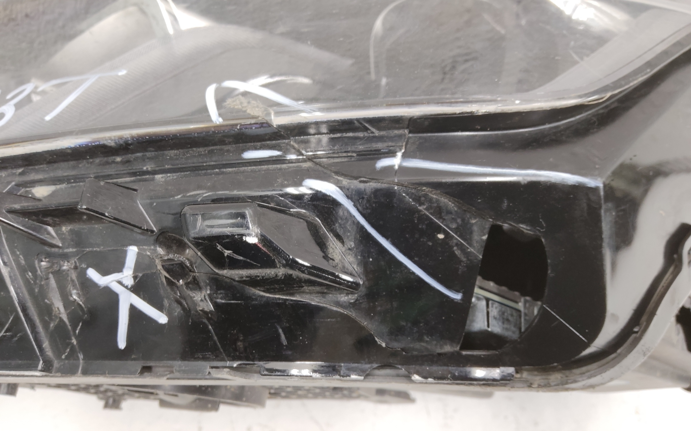 Фара передняя левая Geely Coolray LED