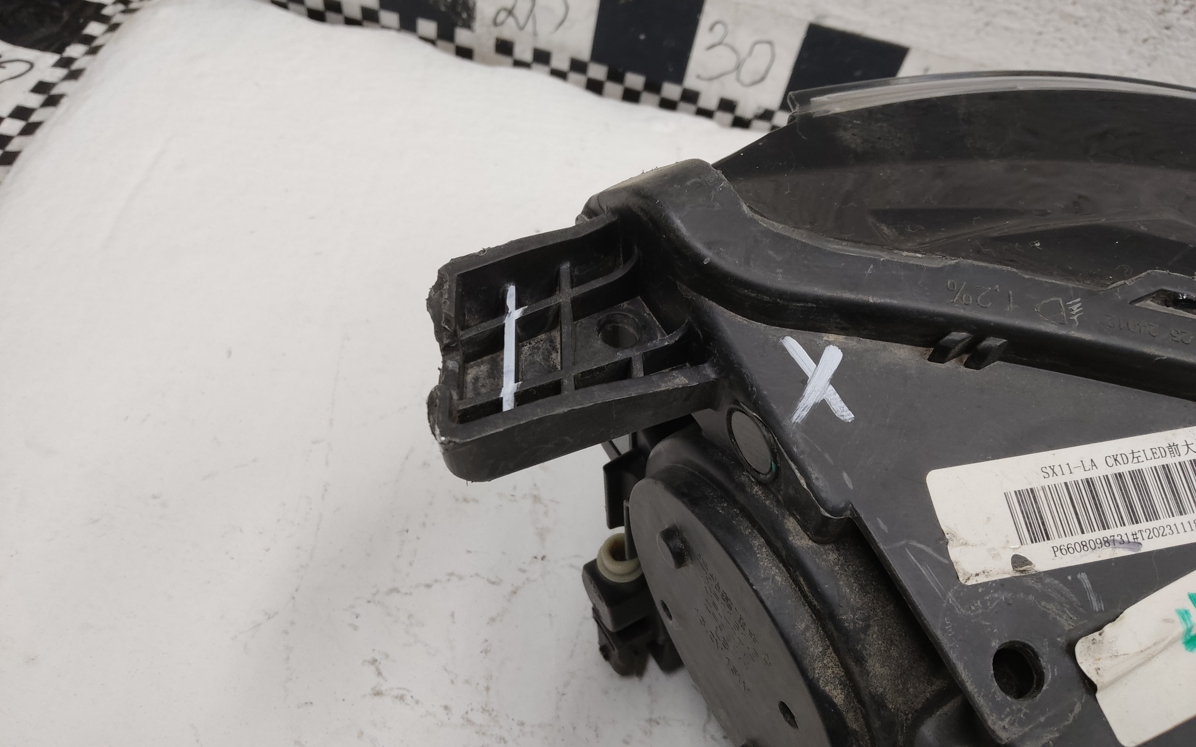 Фара передняя левая Geely Coolray LED