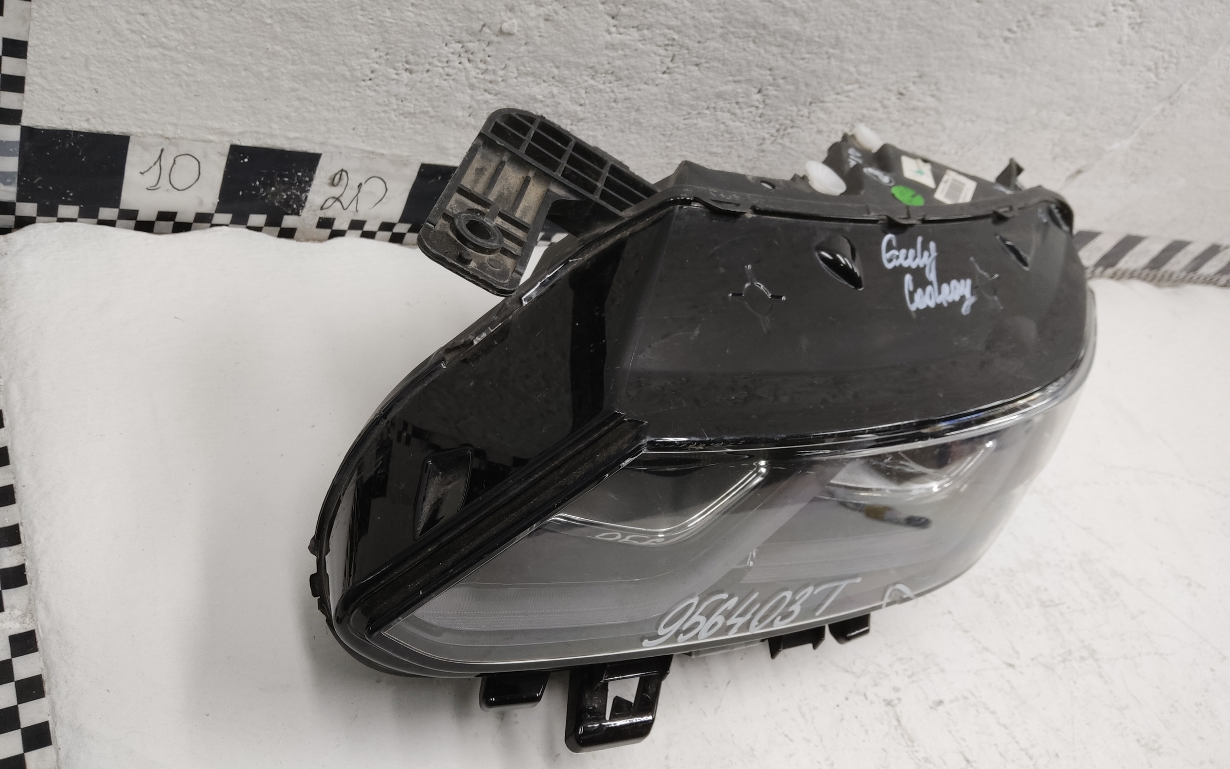 Фара передняя левая Geely Coolray LED