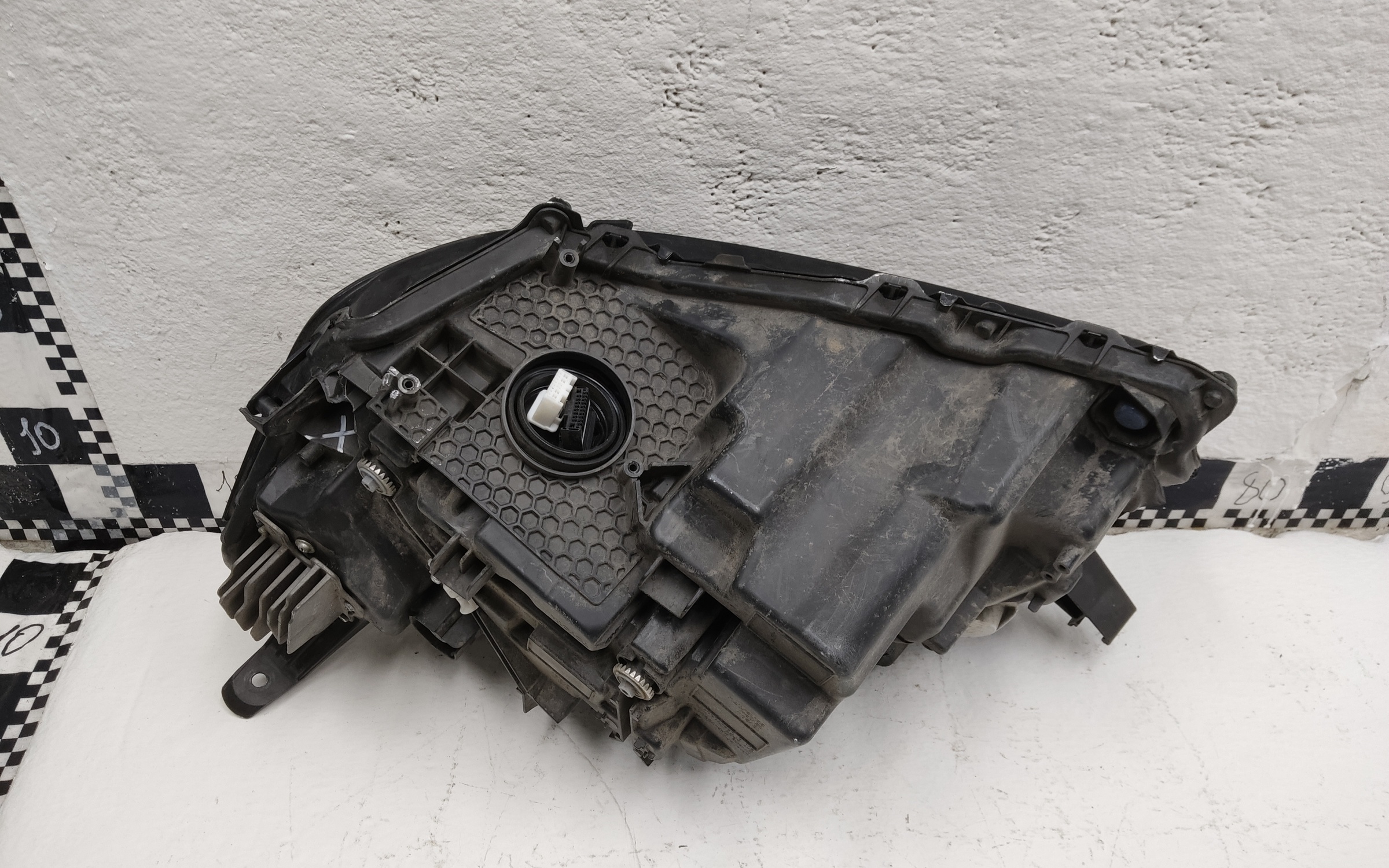 Фара передняя правая Toyota Land Cruiser 300 LED  2 линзы