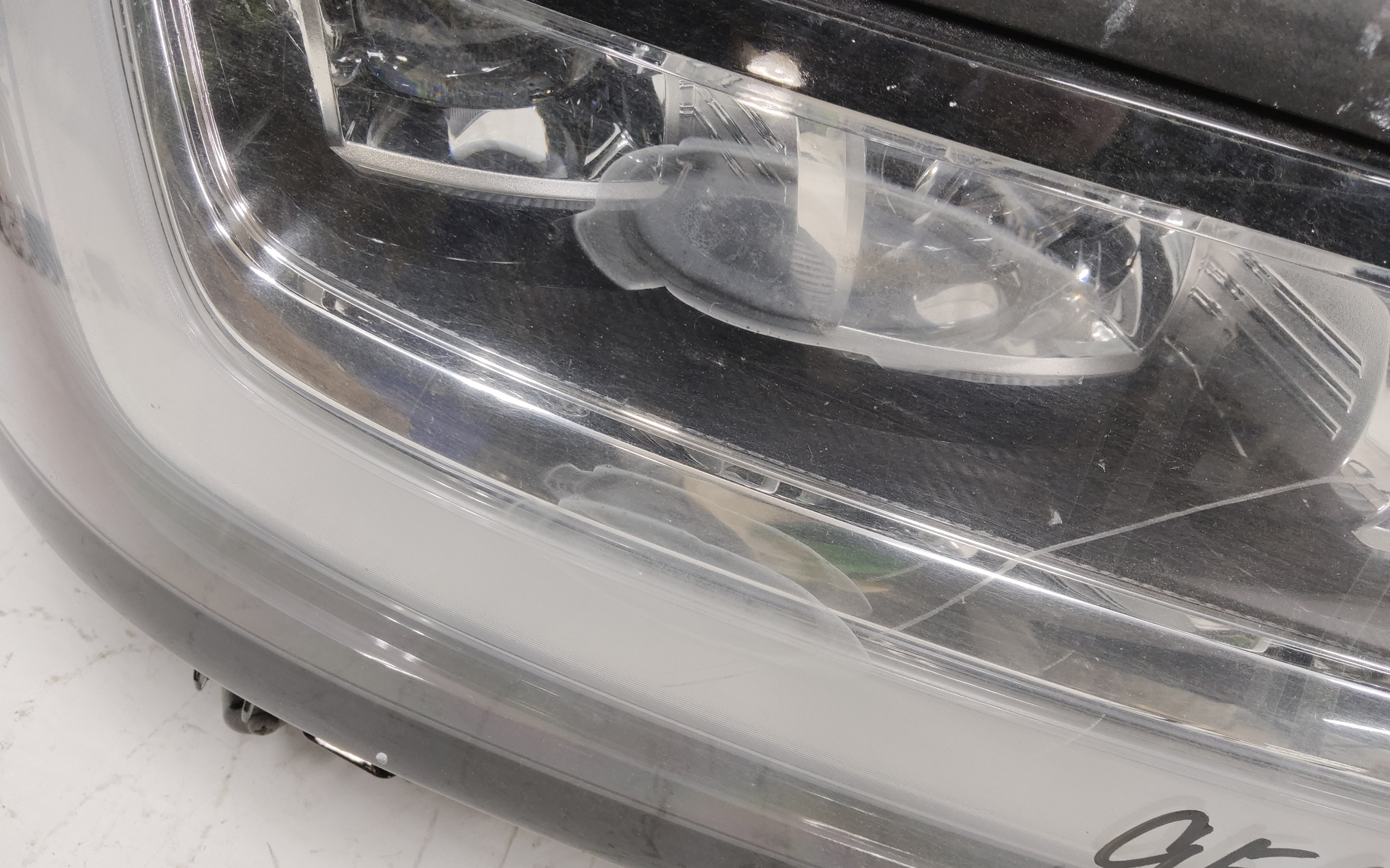 Фара передняя правая Toyota Land Cruiser 300 LED  2 линзы