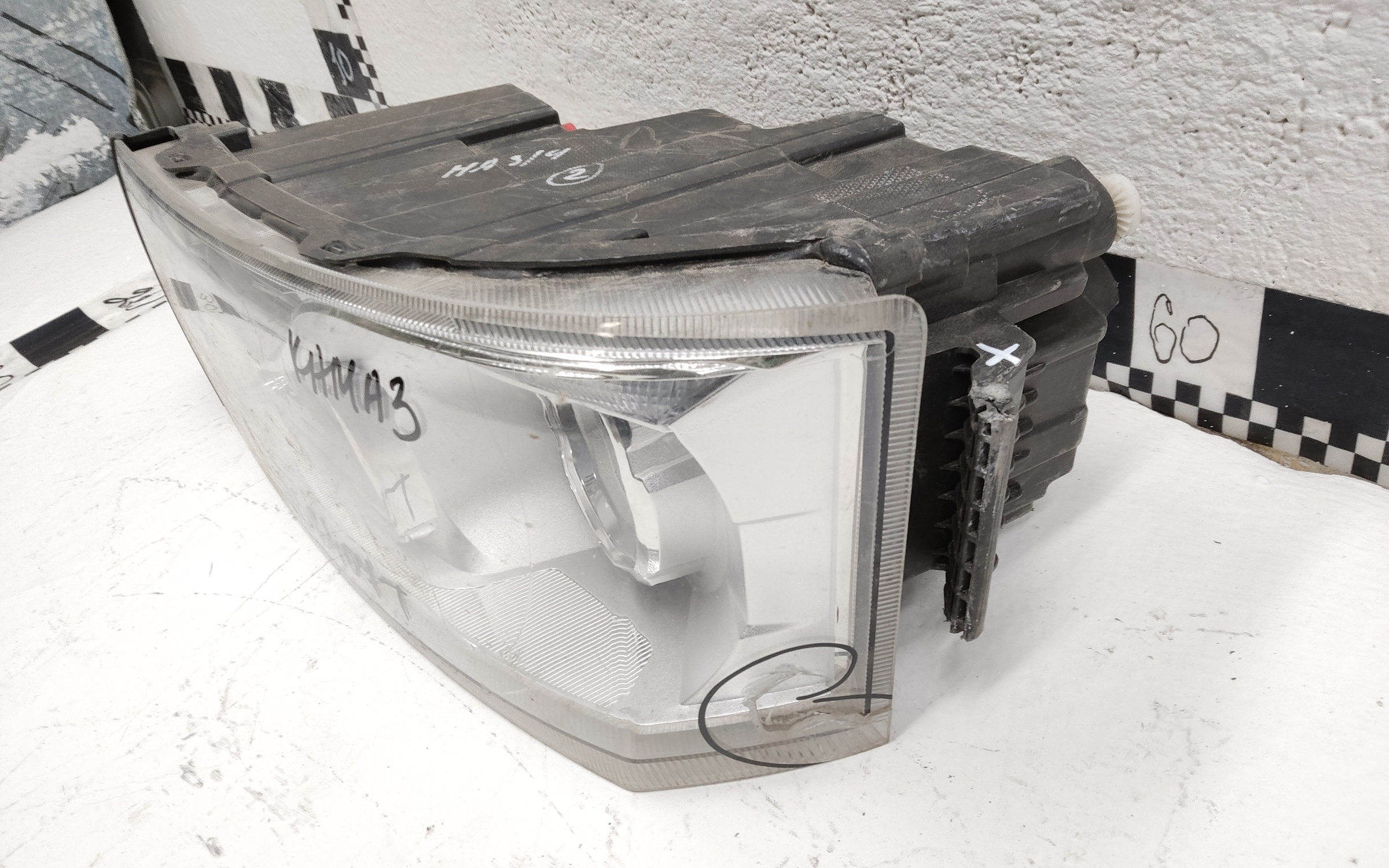 Фара передняя левая Камаз 54901 LED