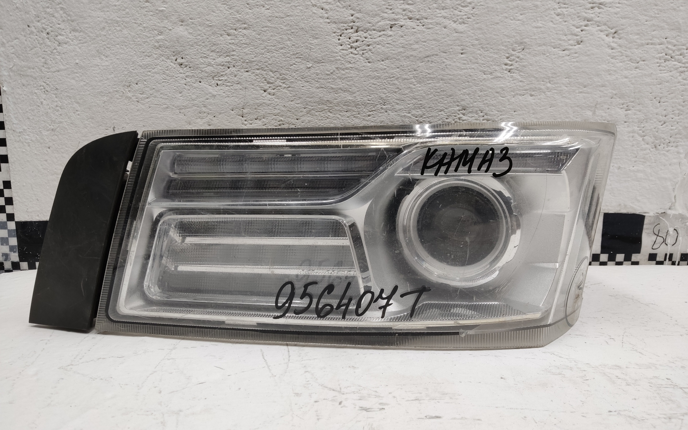 Фара передняя левая Камаз 54901 LED