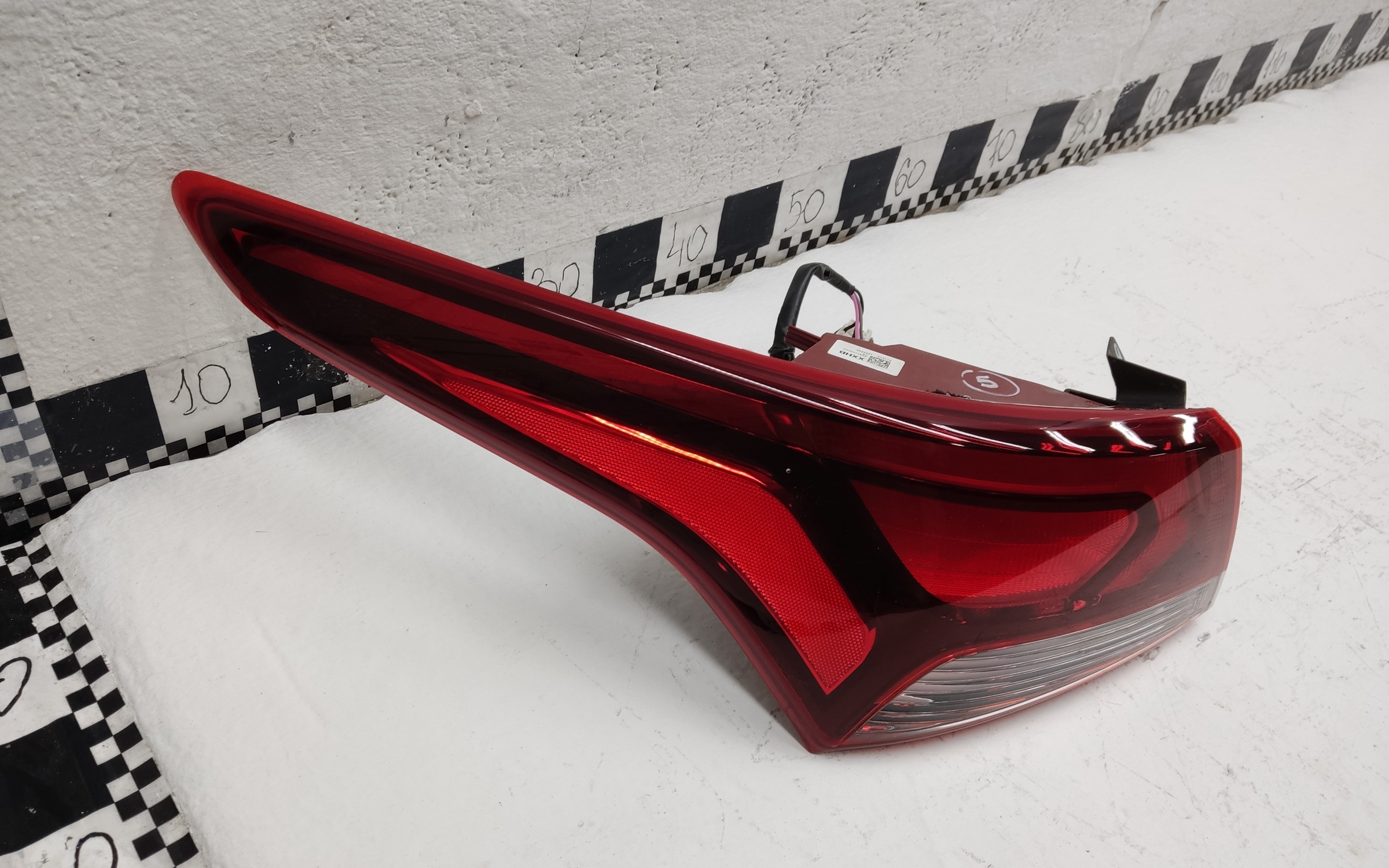 Фонарь задний левый наружный Hyundai Solaris 2