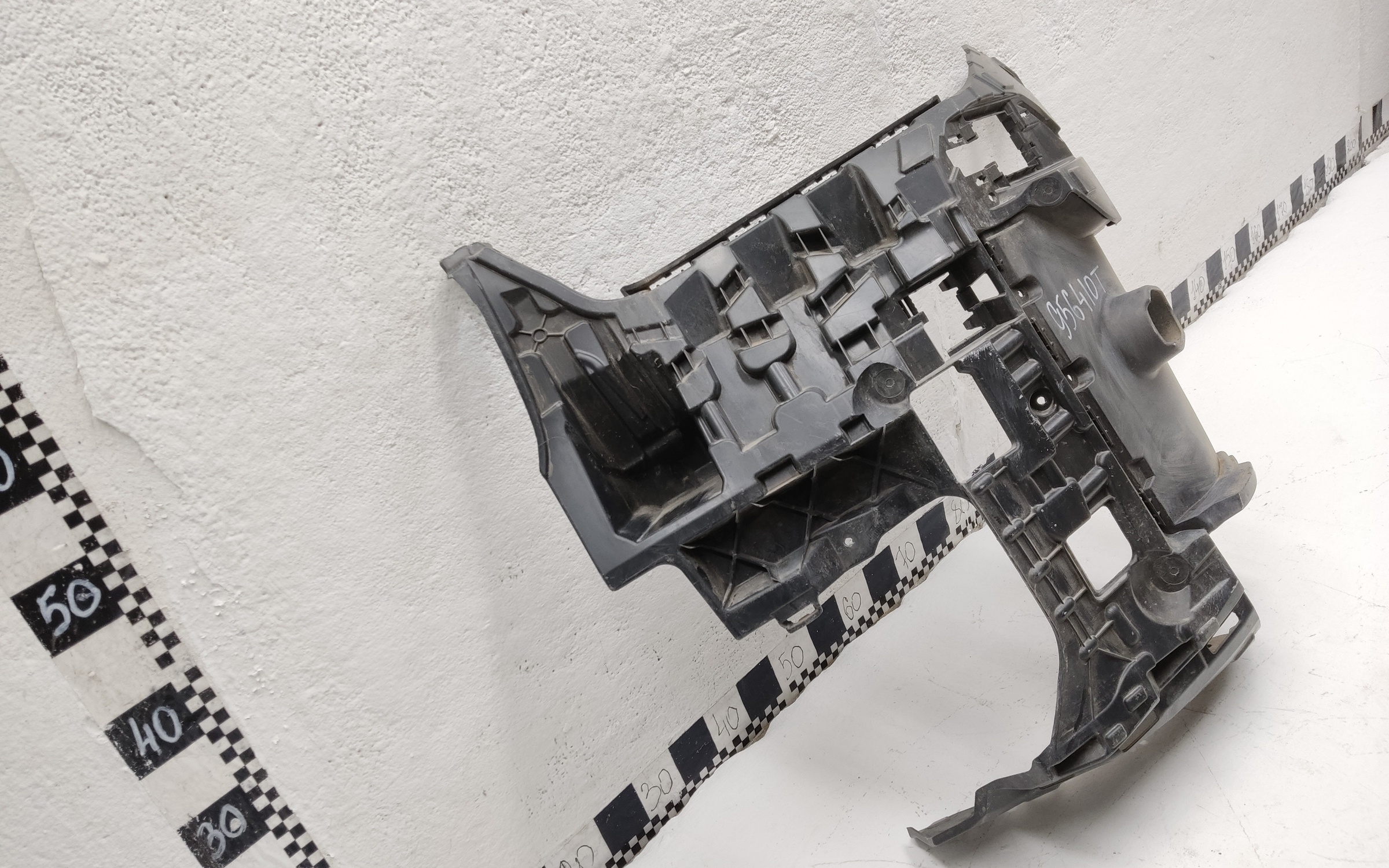 Кронштейн переднего бампера левый BMW X5 G05 Restail