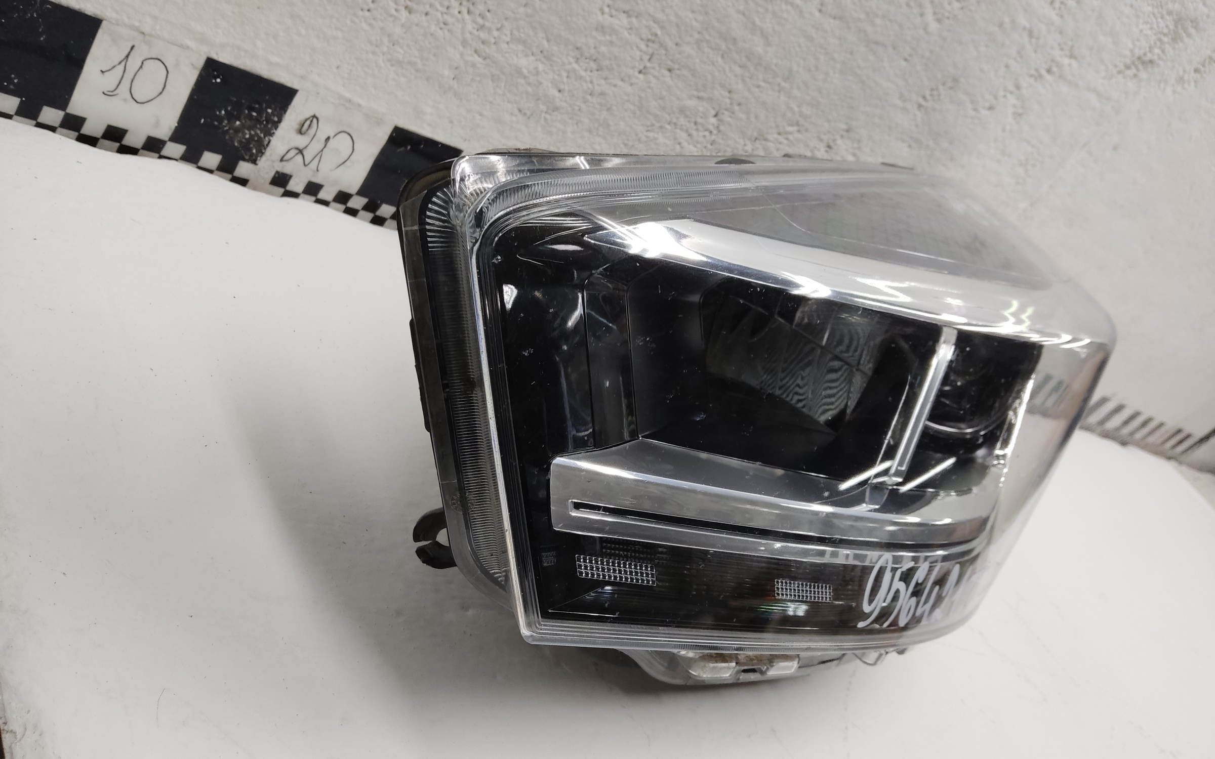 Фара передняя левая Chery Tiggo 4 Pro  LED