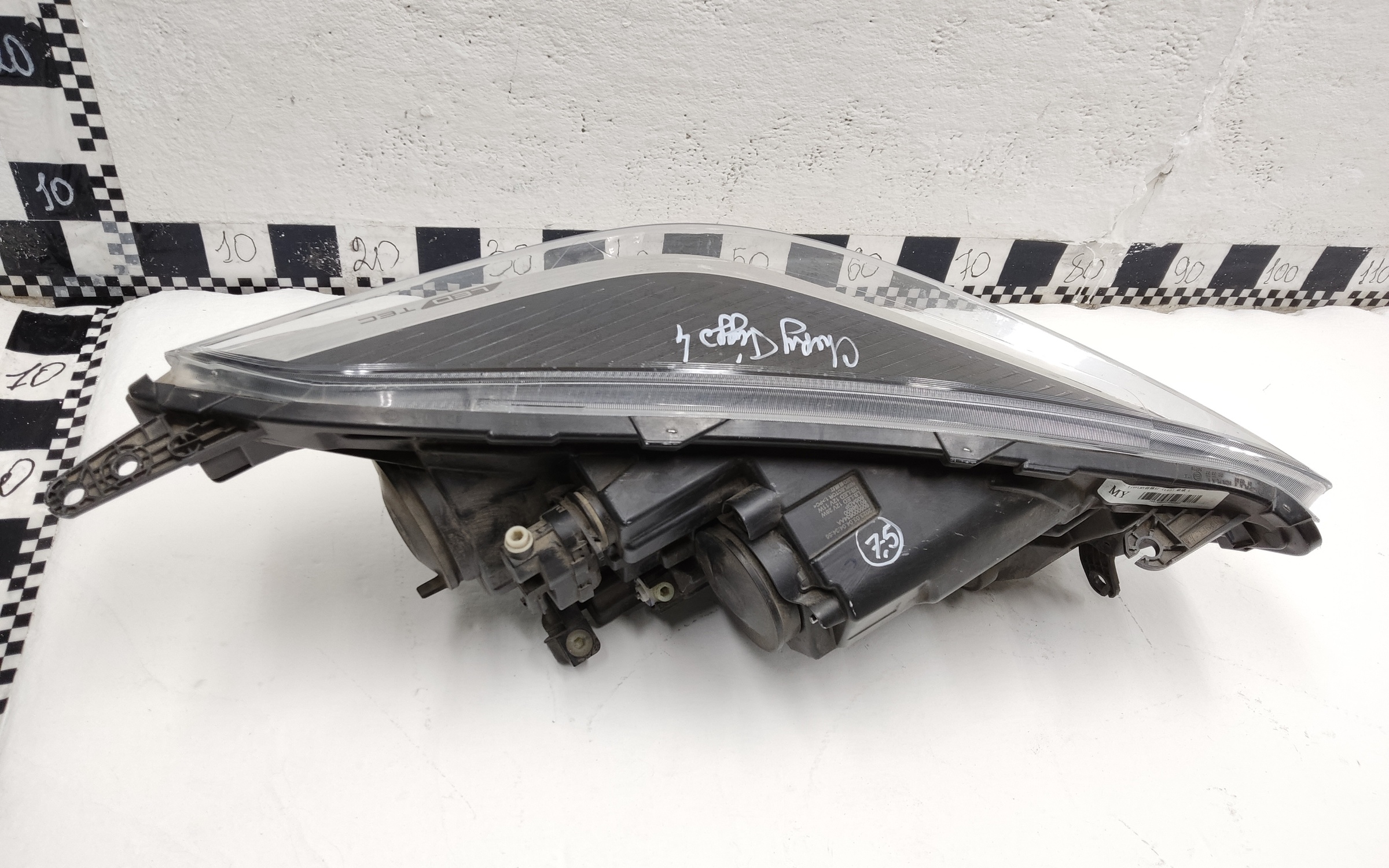 Фара передняя левая Chery Tiggo 4 Pro  LED