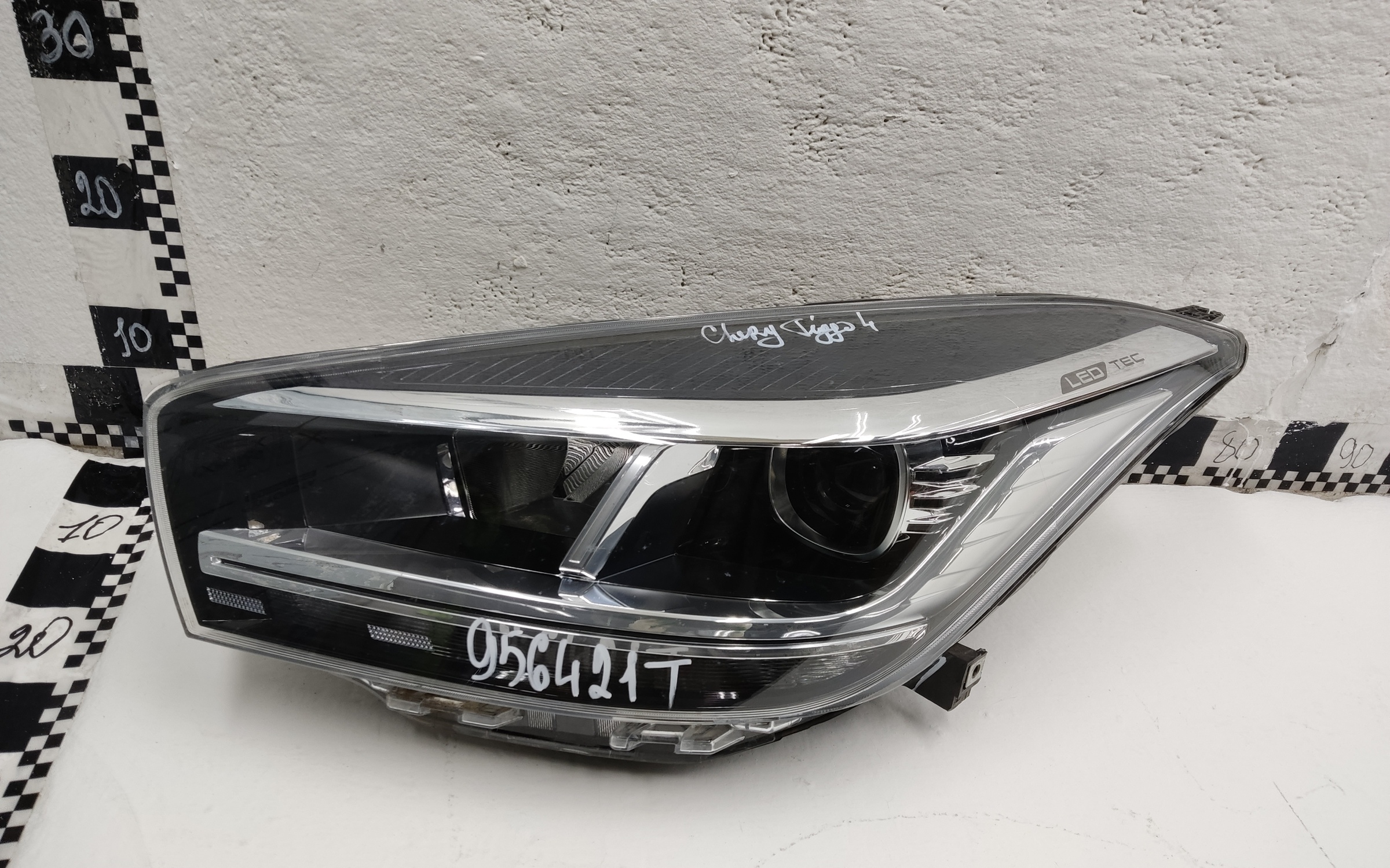 Фара передняя левая Chery Tiggo 4 Pro  LED