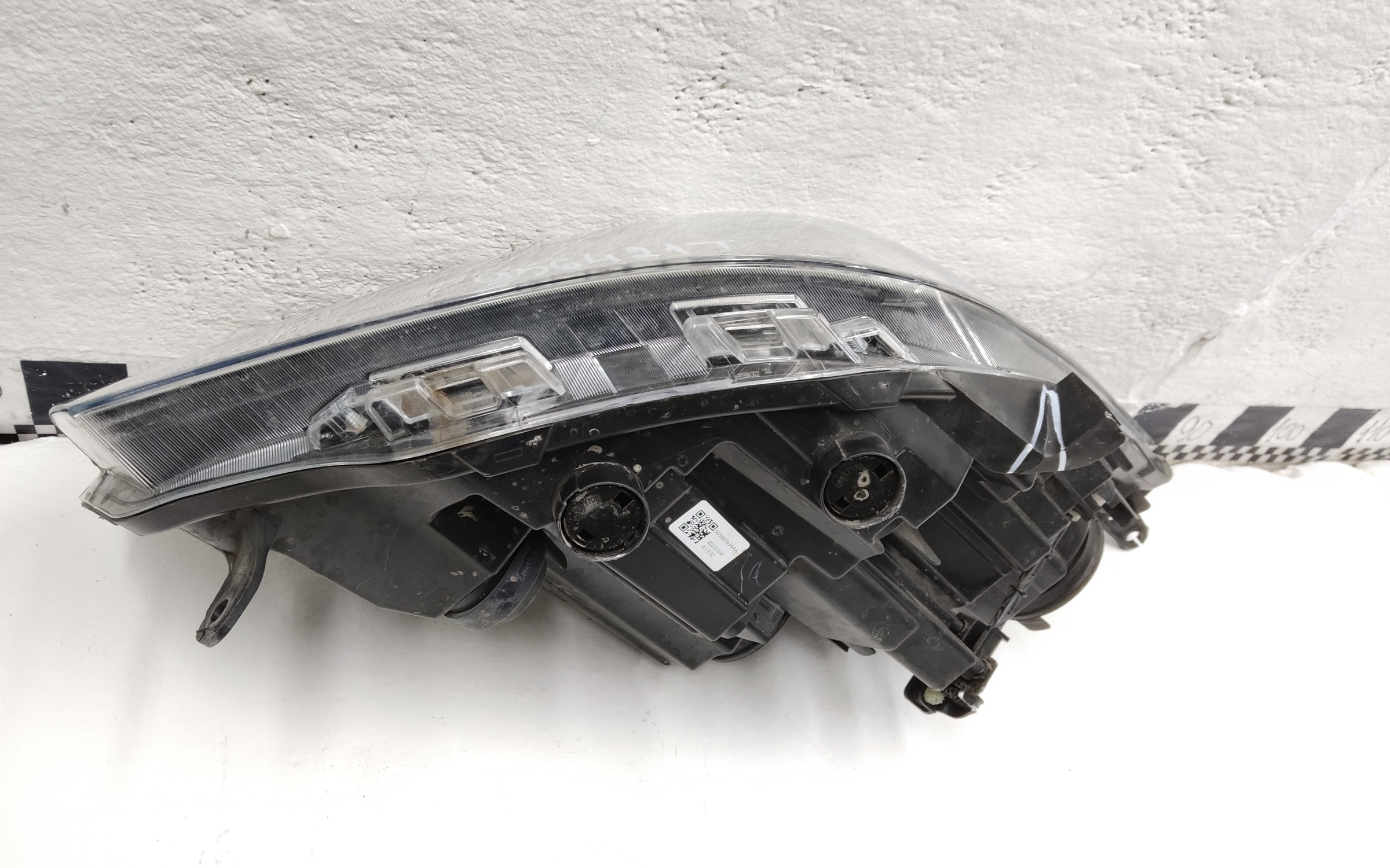 Фара передняя левая Chery Tiggo 4 Pro  LED