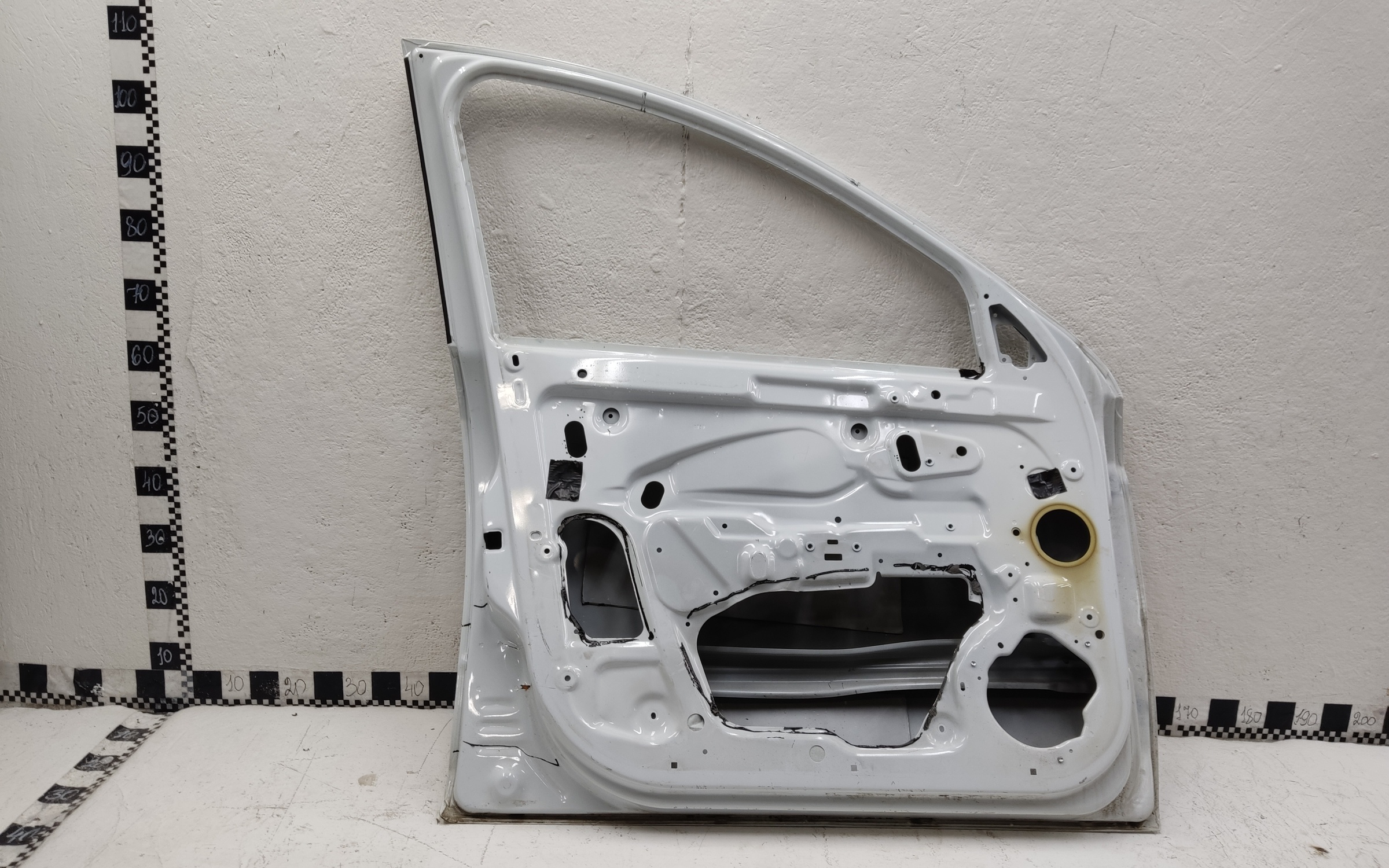 Дверь передняя левая Lada Vesta