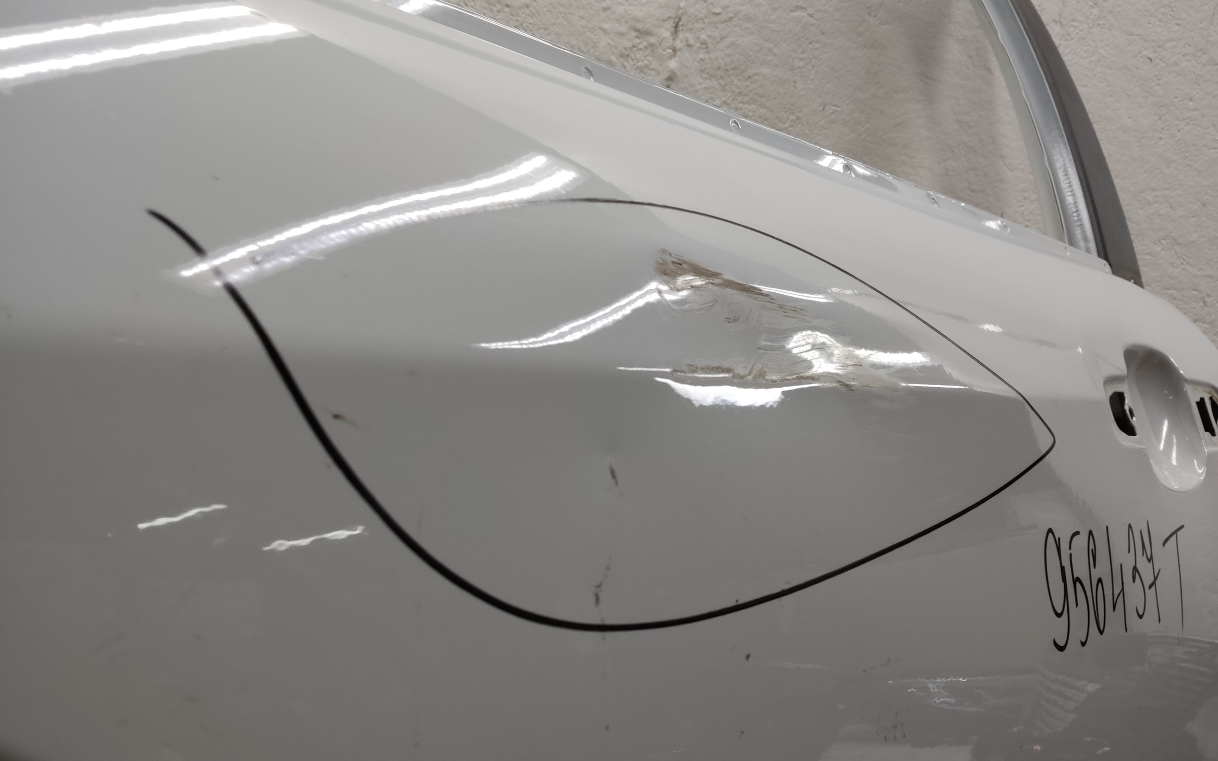 Дверь передняя левая Lada Vesta