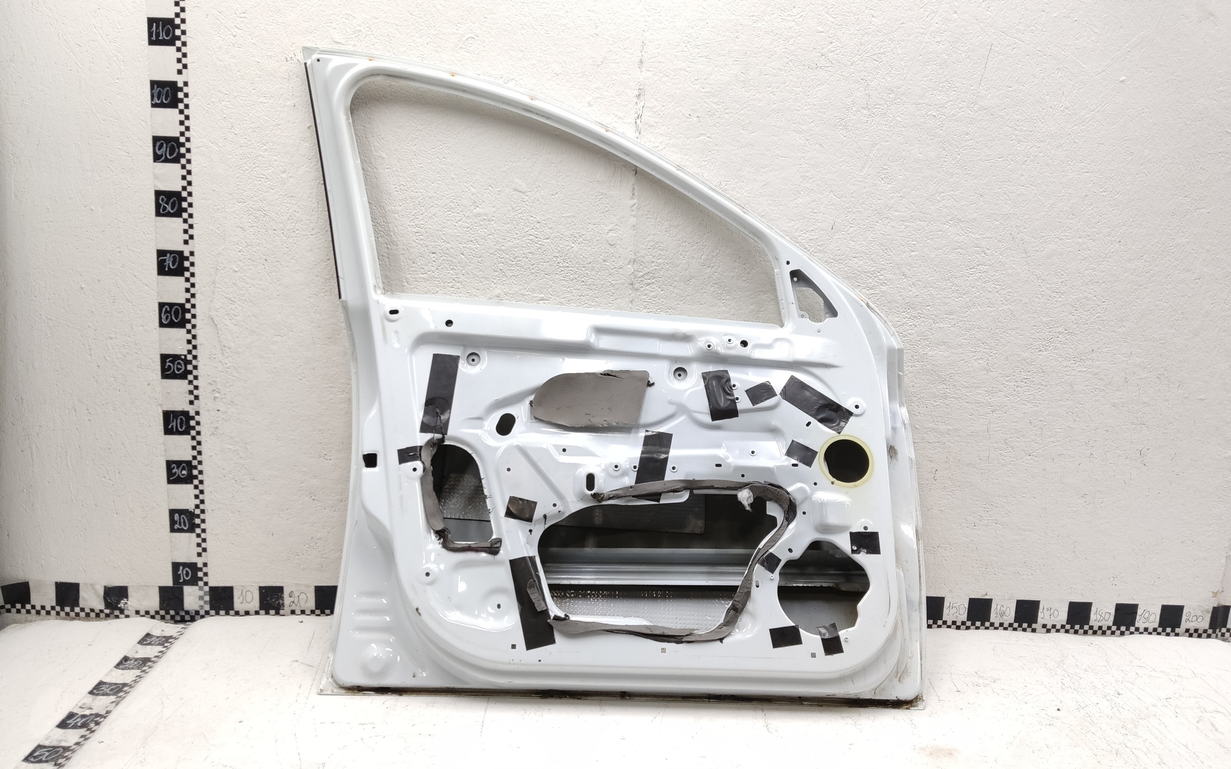 Дверь передняя левая Lada Vesta