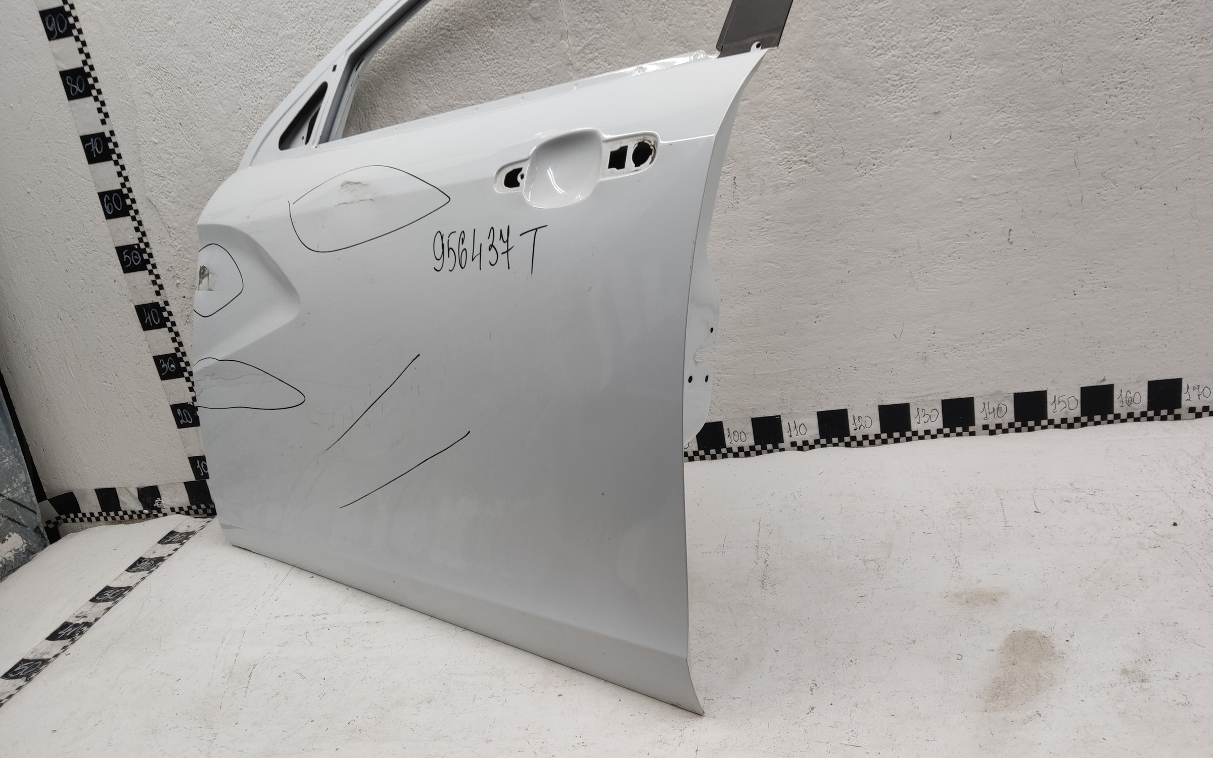 Дверь передняя левая Lada Vesta