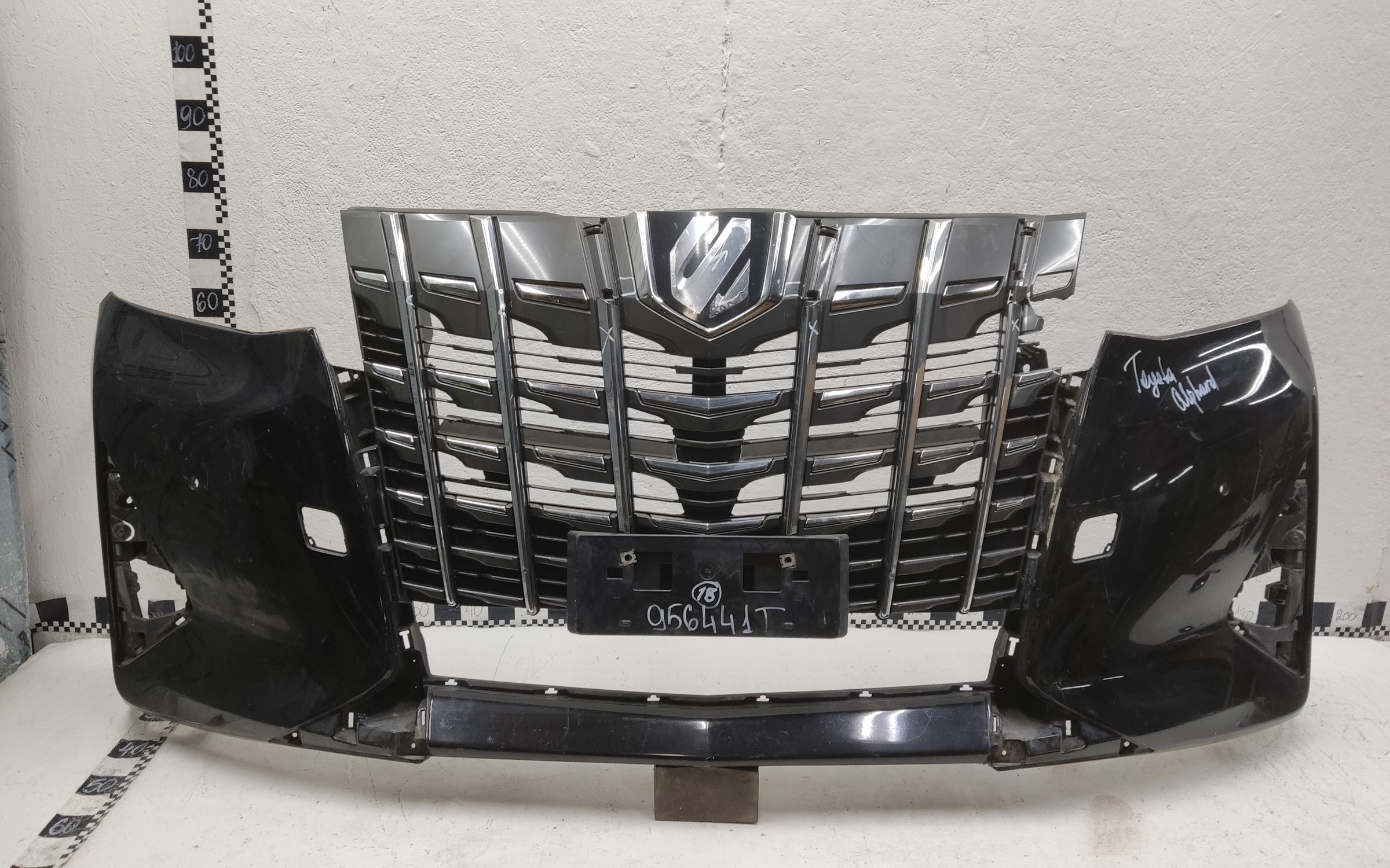 Бампер передний Toyota Alphard 3 Restail