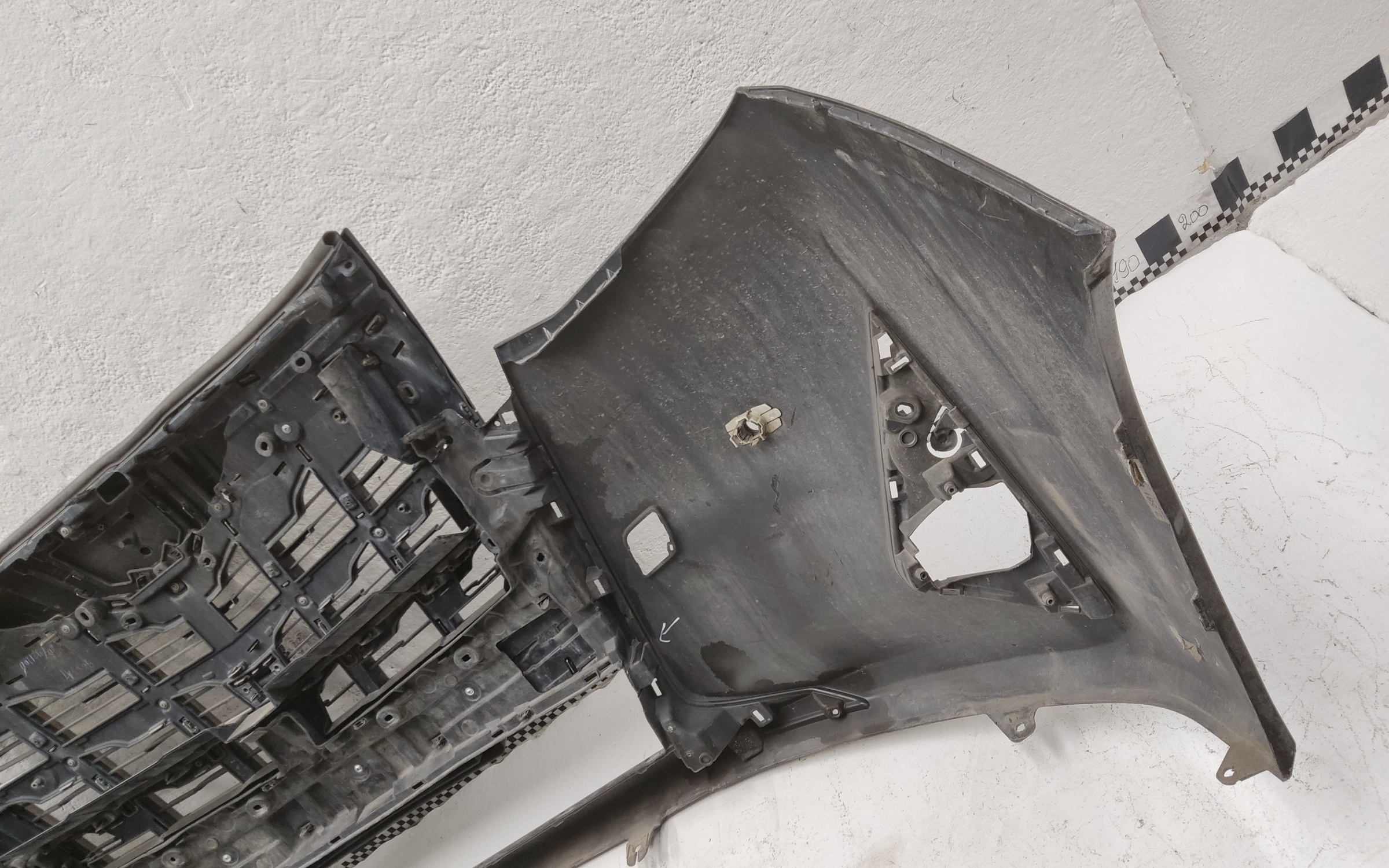 Бампер передний Toyota Alphard 3 Restail