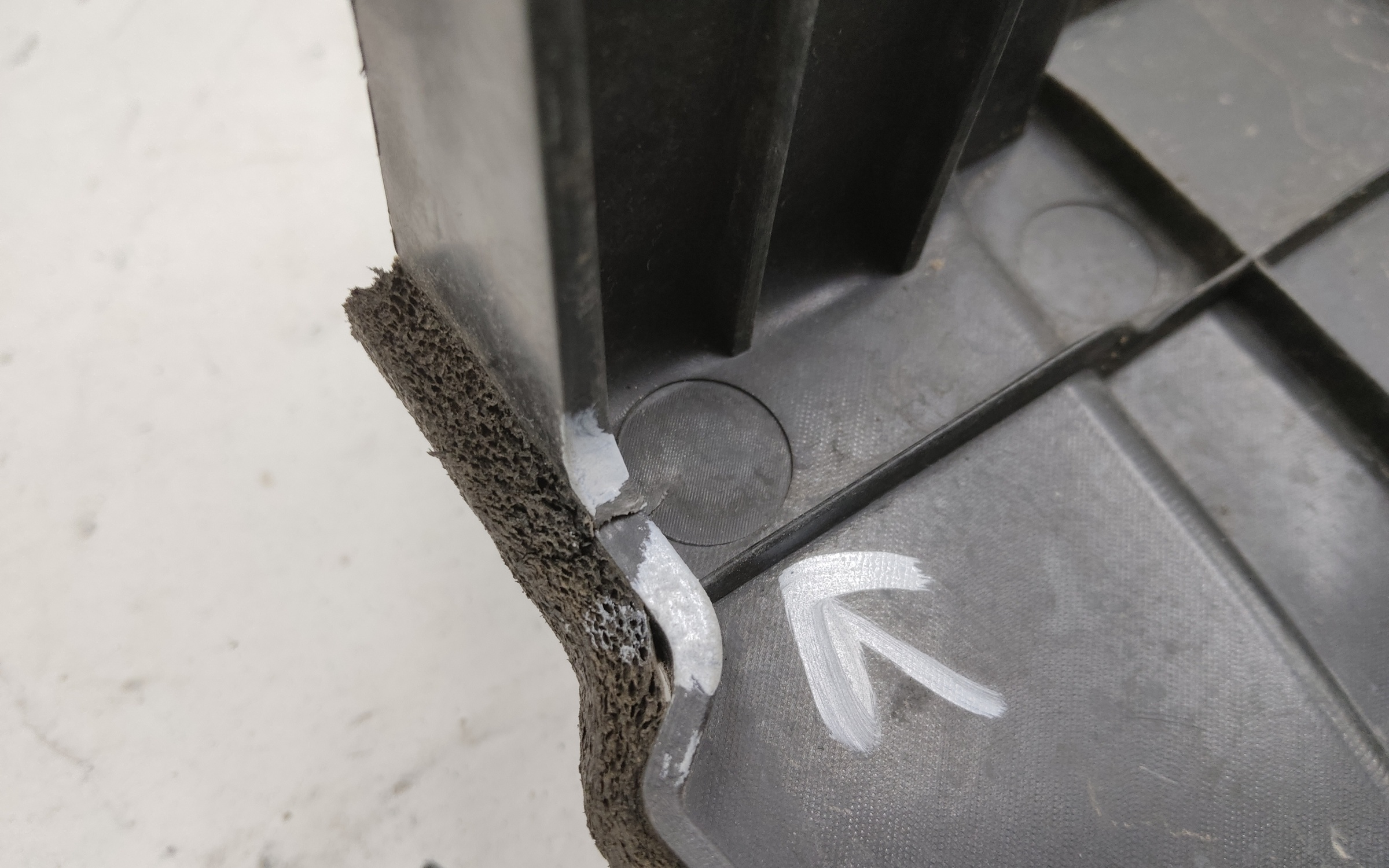 Дефлектор радиатора левый Changan CS95 Restail 2