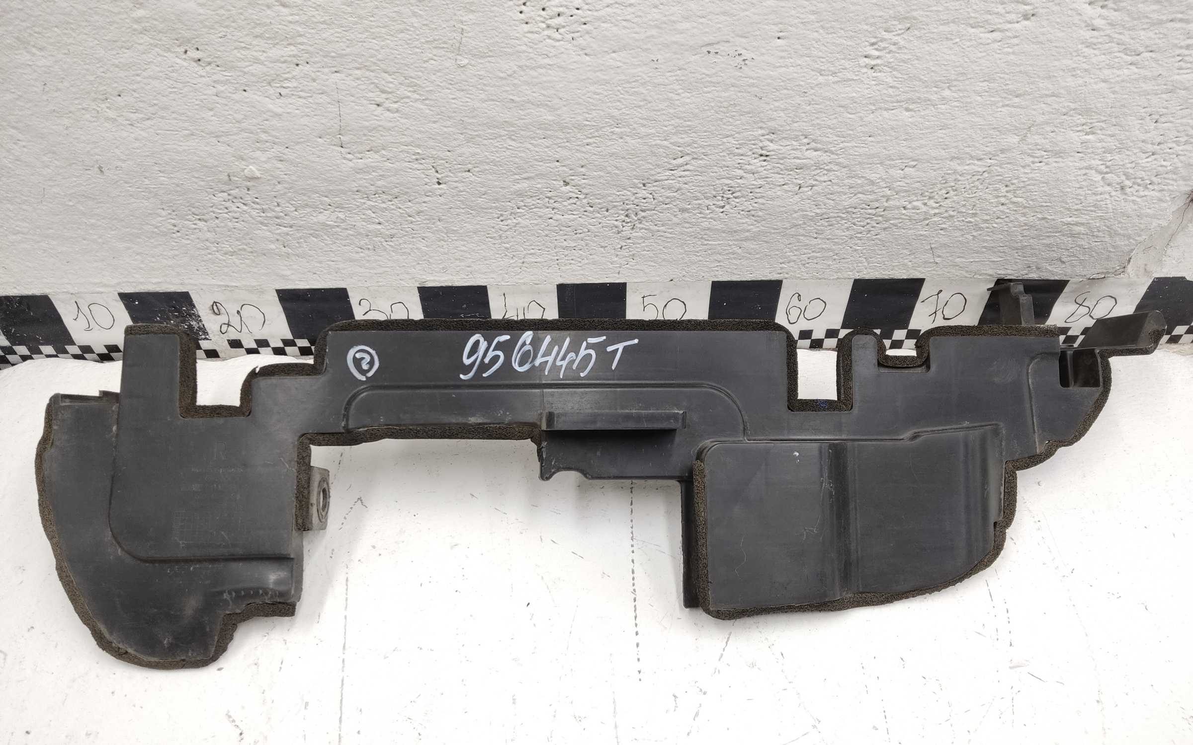 Дефлектор радиатора правый Changan CS95 Restail 2