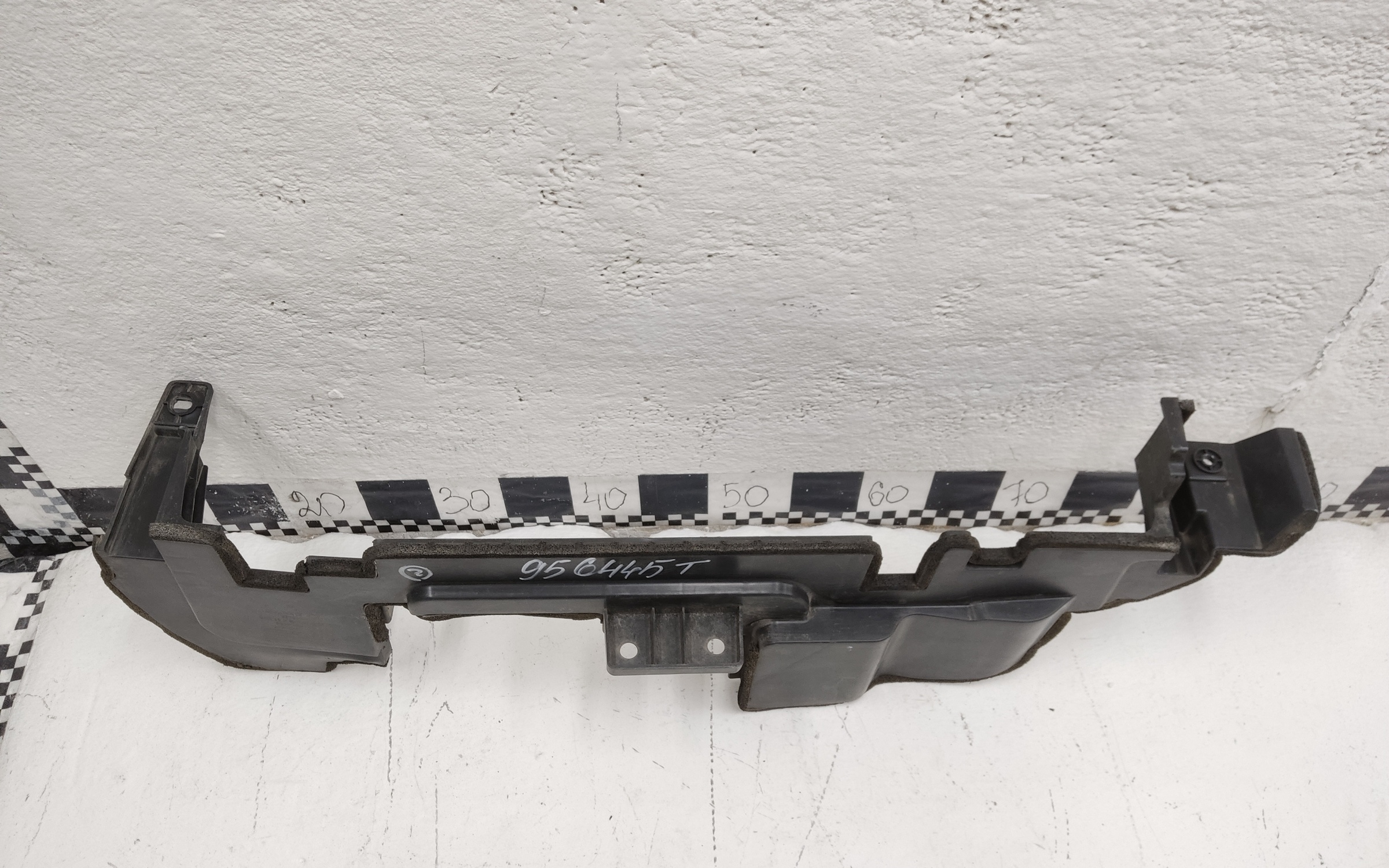 Дефлектор радиатора правый Changan CS95 Restail 2