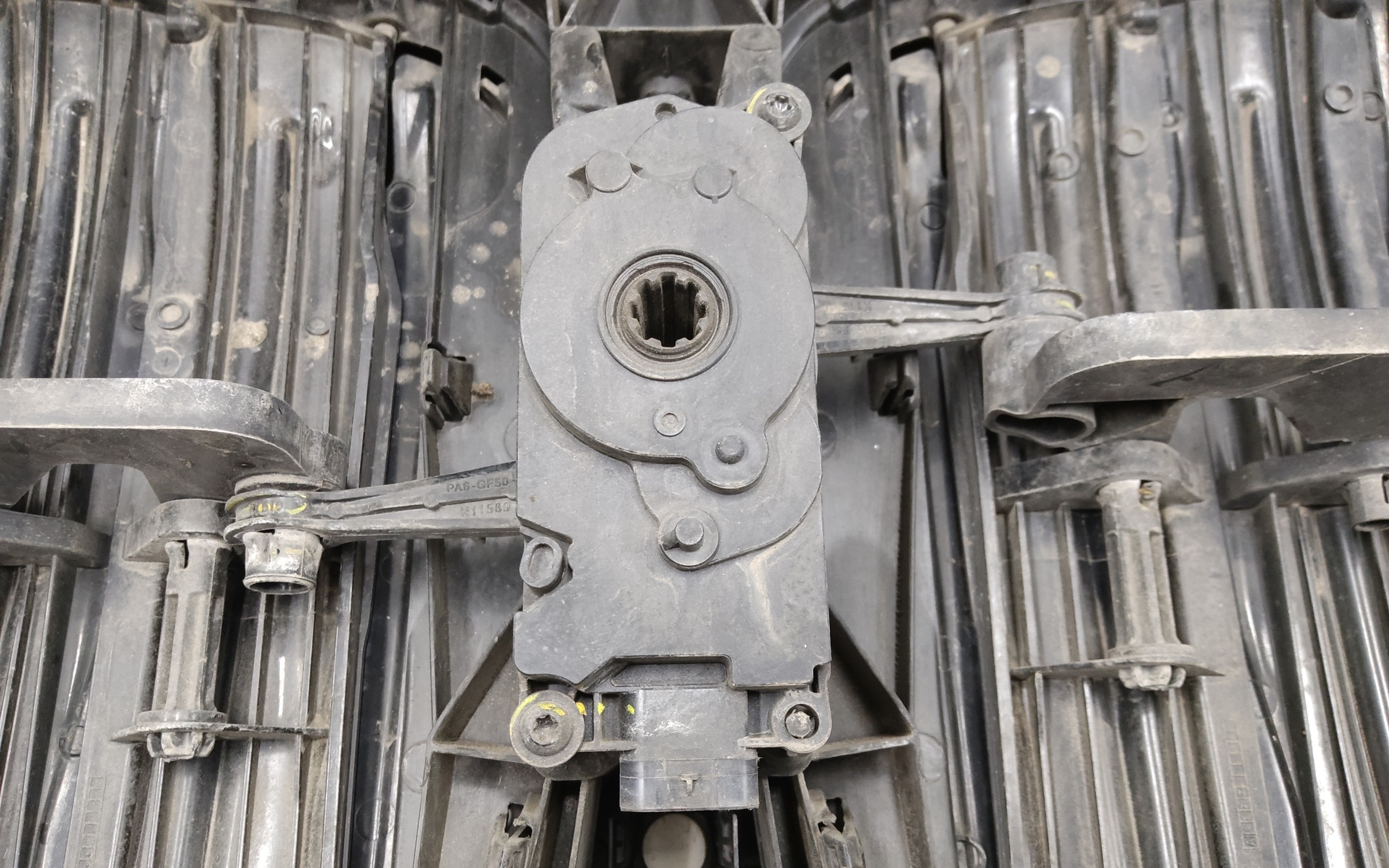 Жалюзи решетки радиатора BMW X5 G05